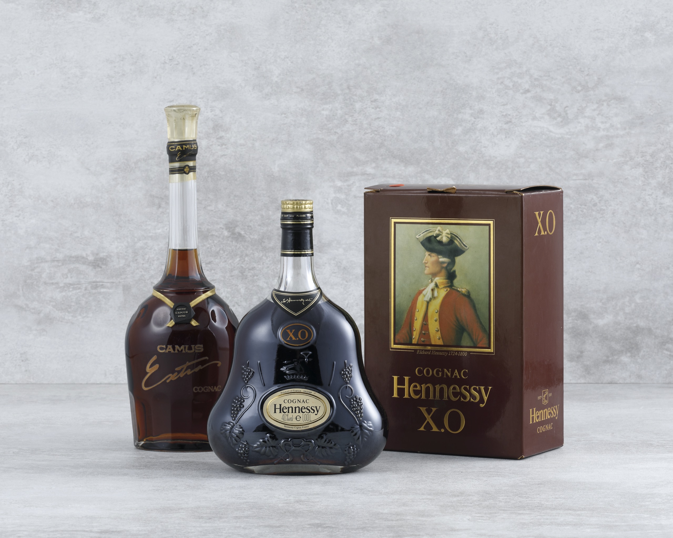 舊版Hennessy X.O.、Camus Extra(2瓶)｜2022迎春- 帝圖拍賣- 領銜全台 
