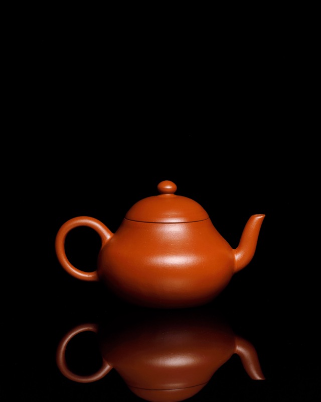 中国古美術/朱泥紫砂象型四足茶壺/(底款:周検風制)