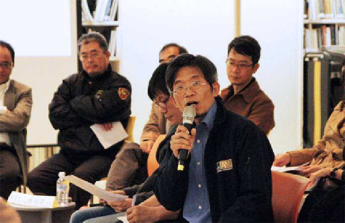 台灣藝術大學廖新田老師，呼籲北美館應有折衷方案化解僵局。