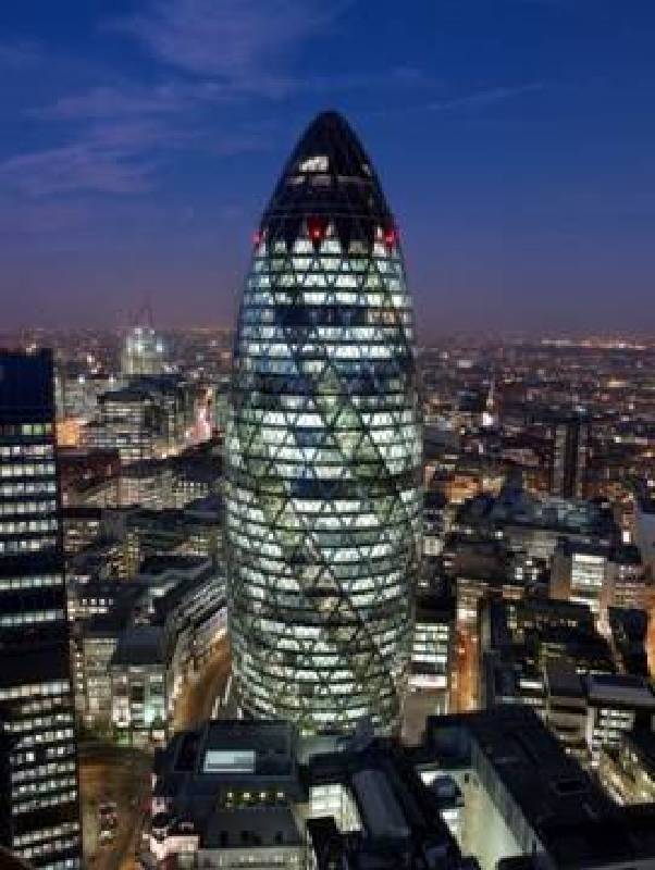 瑞士再保險公司總部  英國倫敦，1997 – 2004 