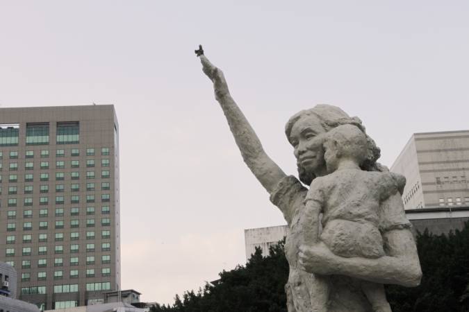 向大師致敬─臺灣前輩雕塑11家大展。圖/非池中藝術網攝。