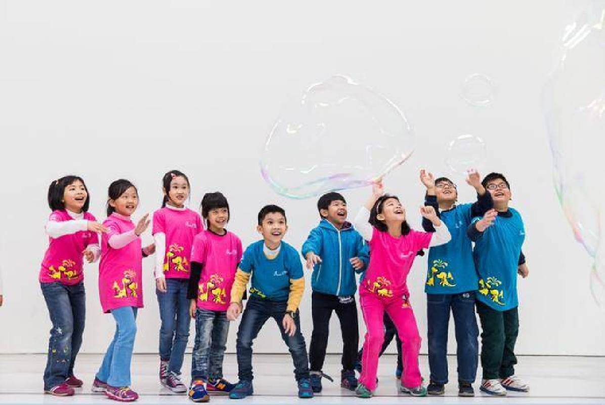 【物．理】展場，泡泡製造機，尼可拉．漢納，2012 ©臺北市立美術館