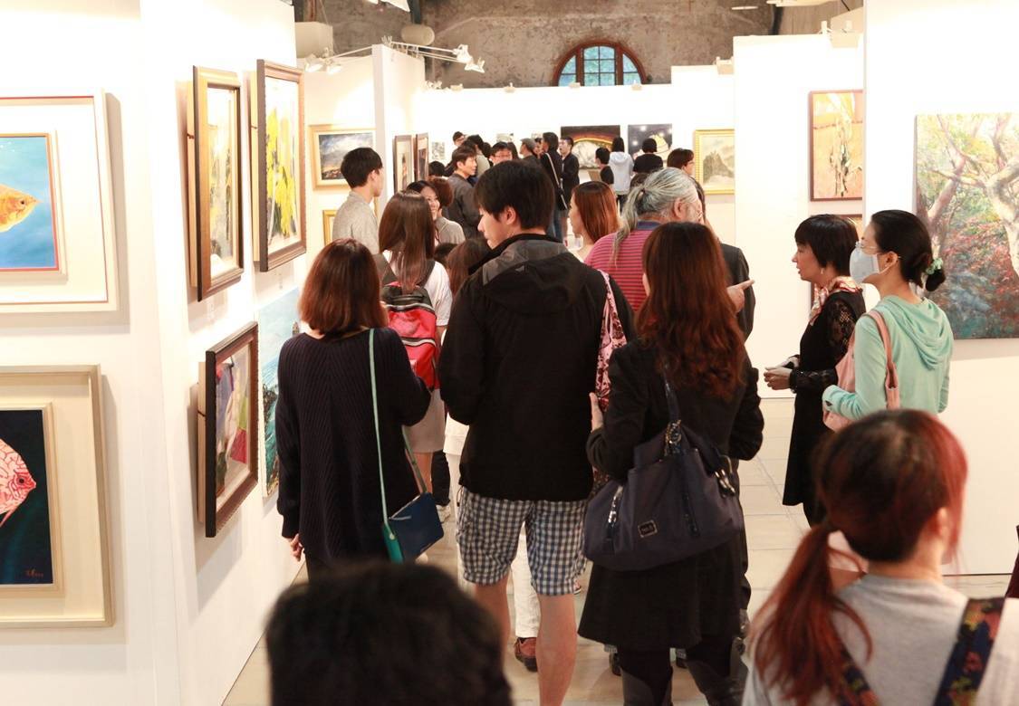 台灣輕鬆藝術博覽會力挺台灣本土藝術家，不需支付展位費，並首創美術館與網路雙預展及預售！