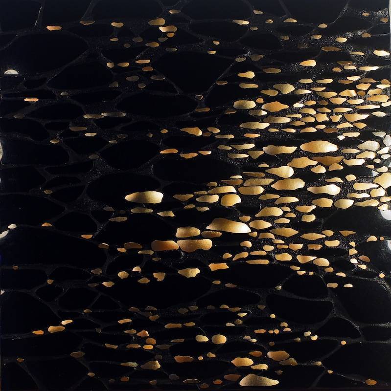 黃拓維 〈波光-3〉 2016 40×40cm 玻璃．陶瓷