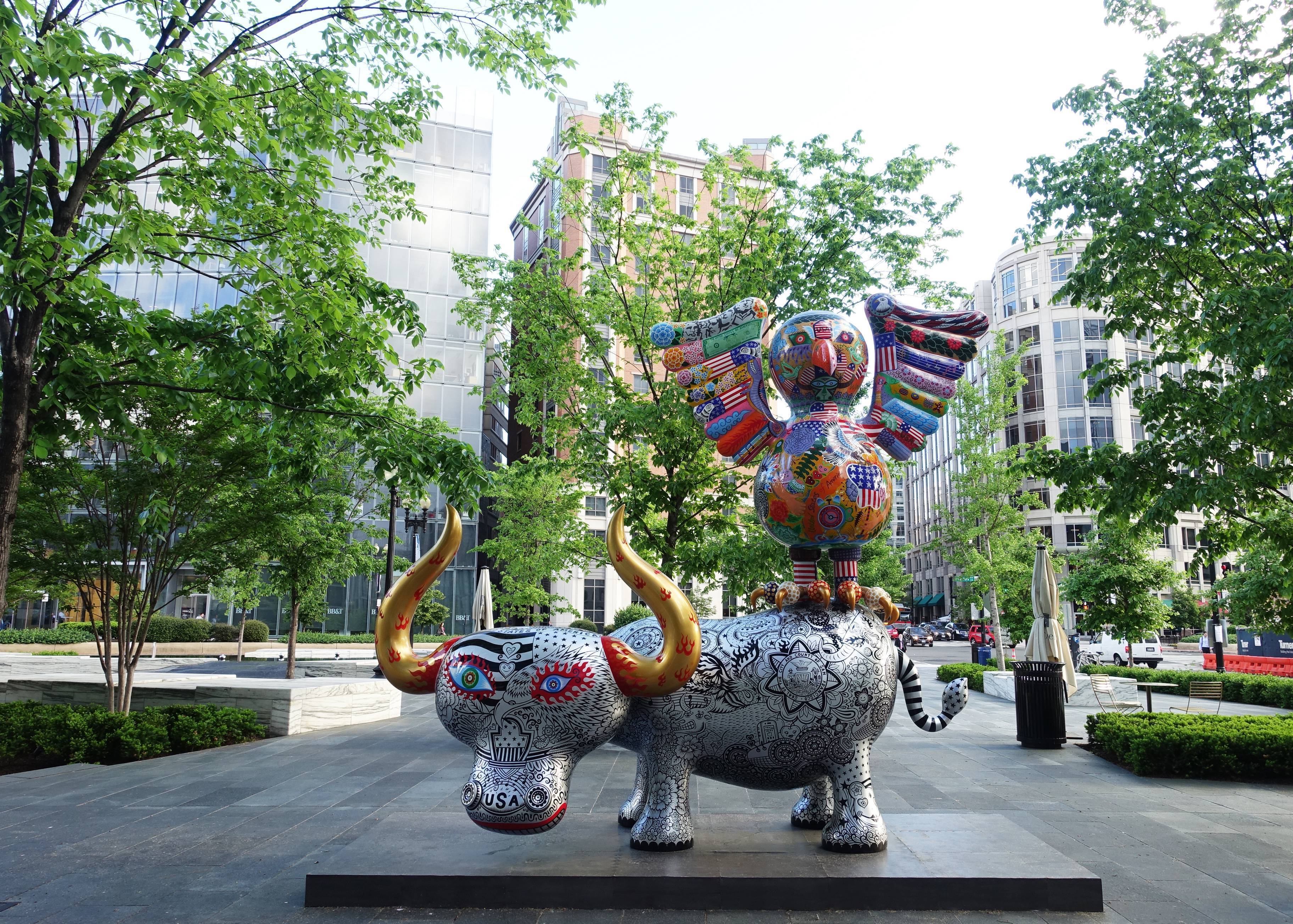 鷹鴿水水牛象徵著民主與自由的美國精神