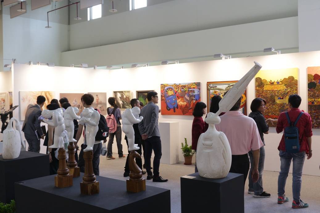 「2018國際藝術家大獎賽」首獎一名可獲第九屆台北新藝術博覽會兩個展位。