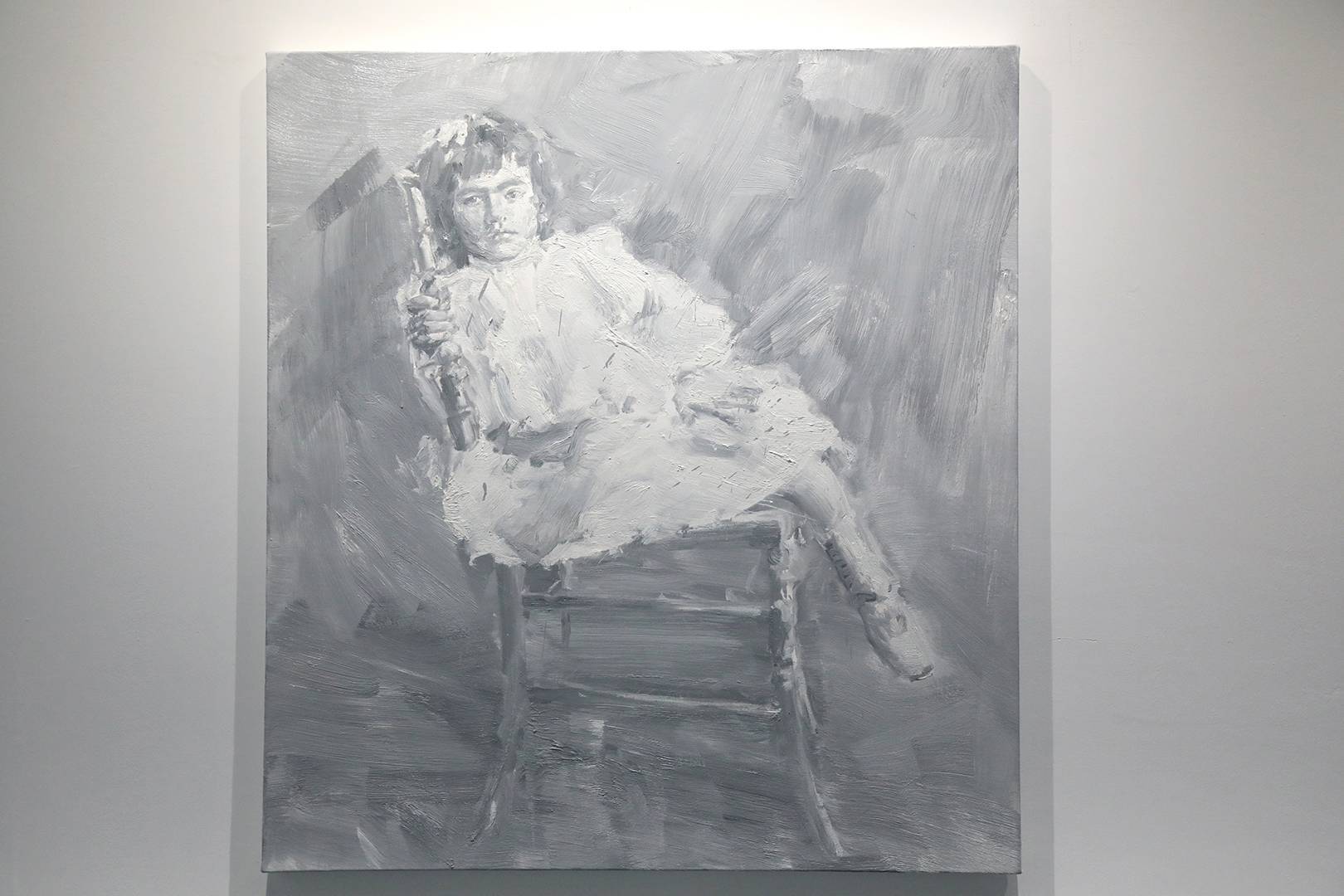 YAN PEI-MING〈GREY YOUNG FRIDA KAHLO SITTING ON A CHAIR〉