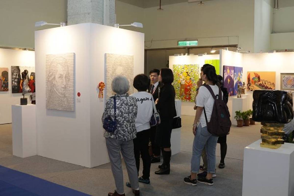 「2018國際藝術家大獎賽」入圍作品將於2018年5/18～5/21「第八屆台北新藝術博覽會」中展出。