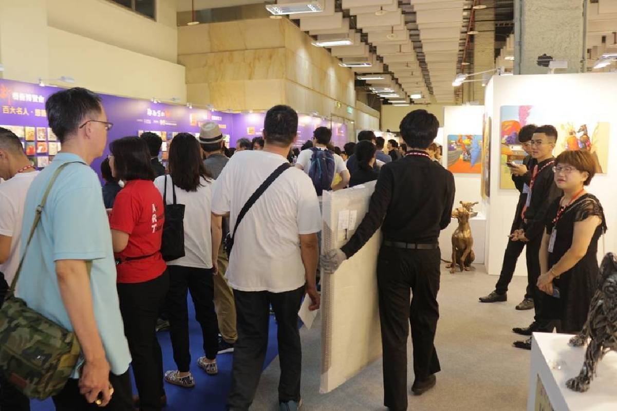 「2018台北新藝術博覽會」VIP之夜延續預展銷售熱況，買氣超強。