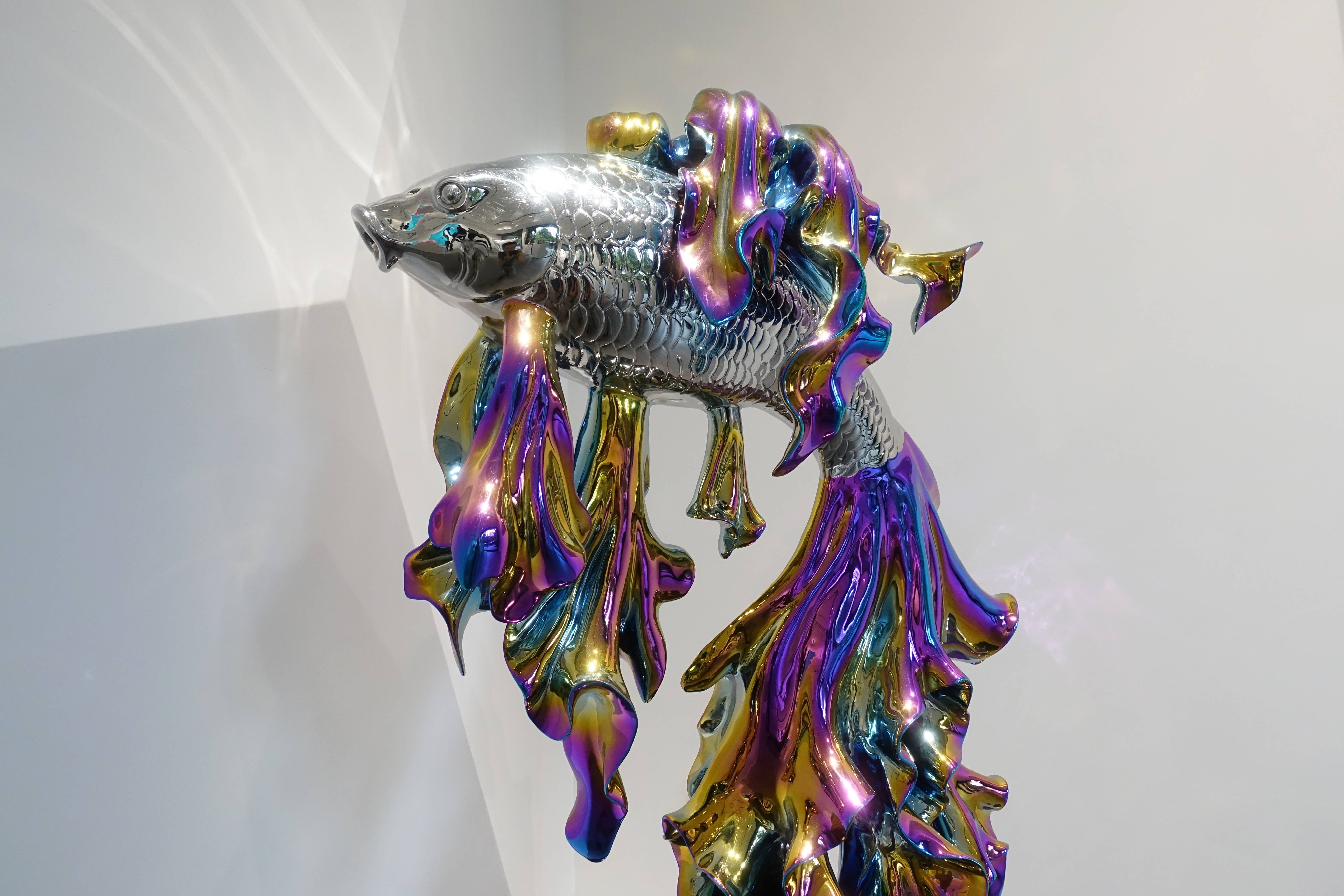 高孝午，《再生鯉魚》局部，不鏽鋼鍍色，2016。