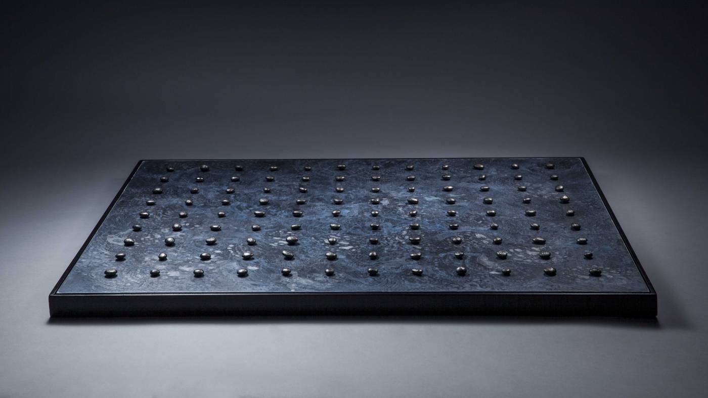莊騰翔 Chuang, Teng-Shiang ，Waves  ( 2018  不鏽鋼、壓克力、木板 Stainless Steel, Acrylic on Wood Board  (H)73x(W)94x(D)4.7cm ) (Wellington Gallery心晴美術館) 