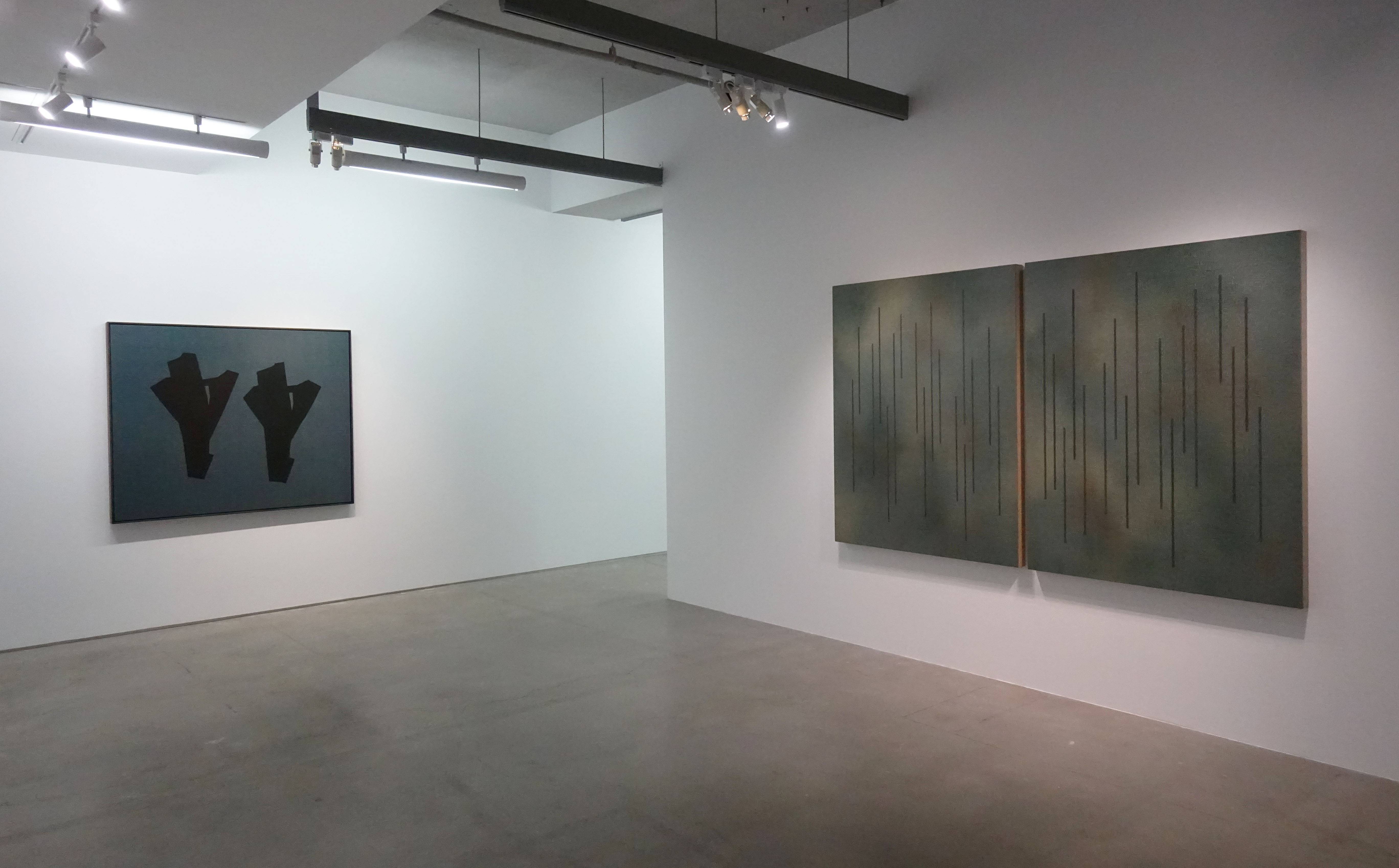 双方藝廊「未定物-吳東龍個展」一樓空間展覽一隅。