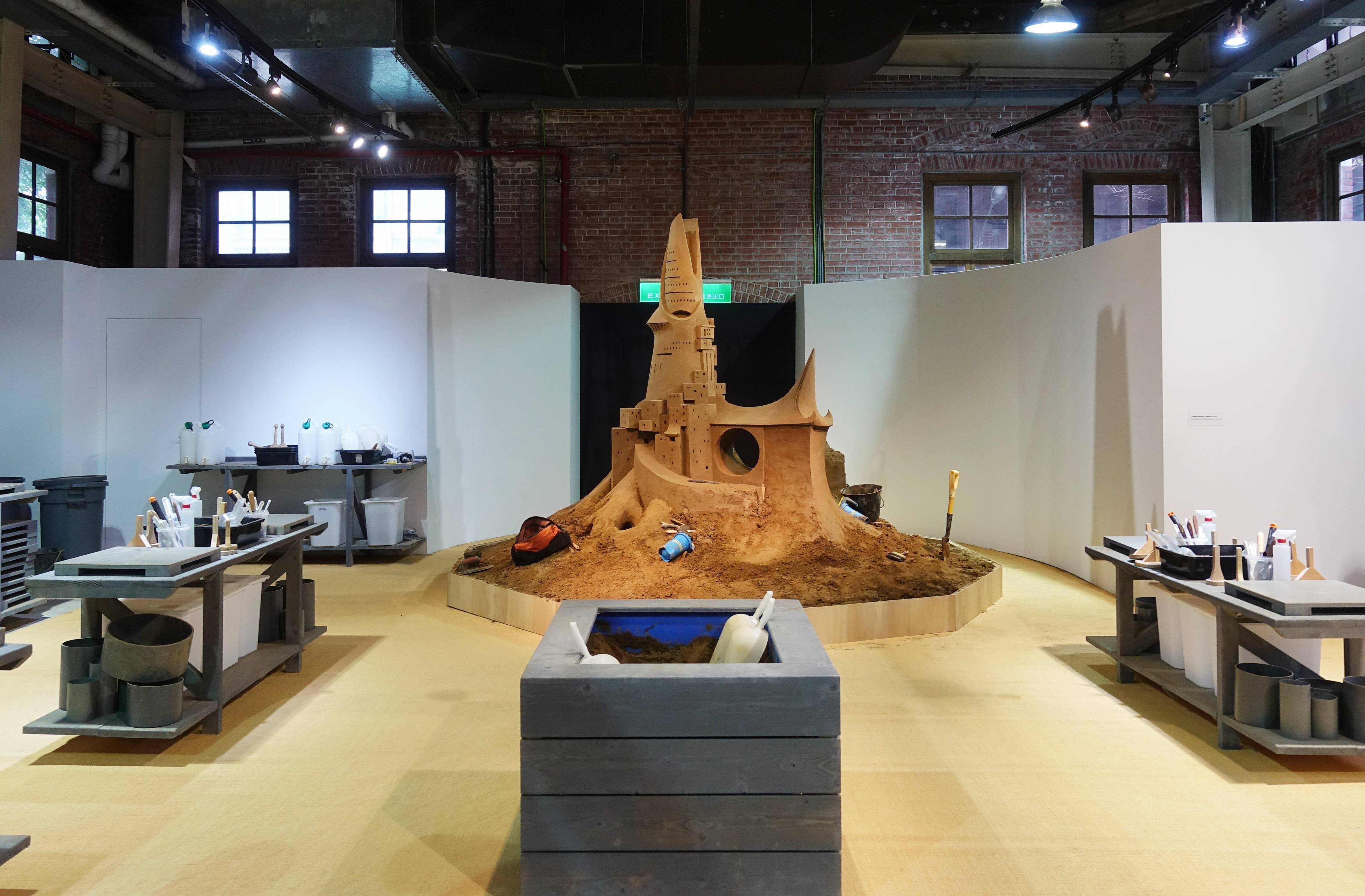 龐畢度沙雕大師Dale Murdock於台灣現地創作大型沙雕作品。