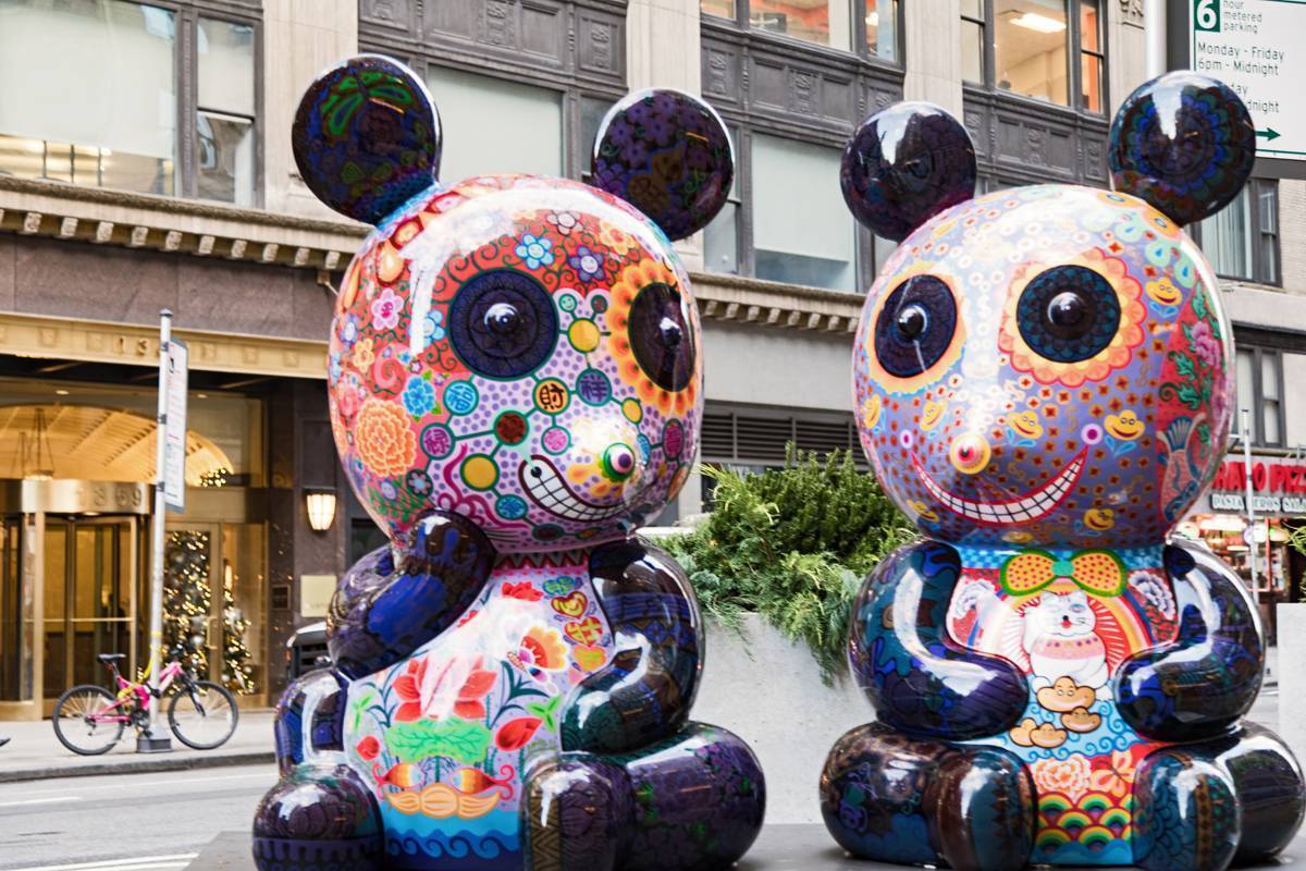 洪易 花漾動物嘉年華 2016-2017 美國紐約百老匯大道 展出作品「團團圓圓」 