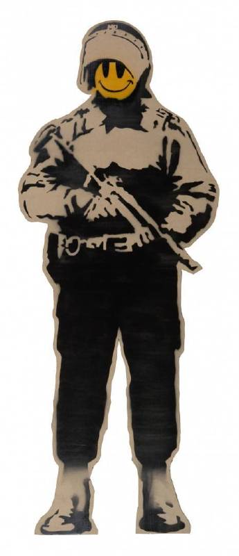 Banksy作品《Smiling Copper》，2003年作品。圖／富藝斯拍賣行提供。