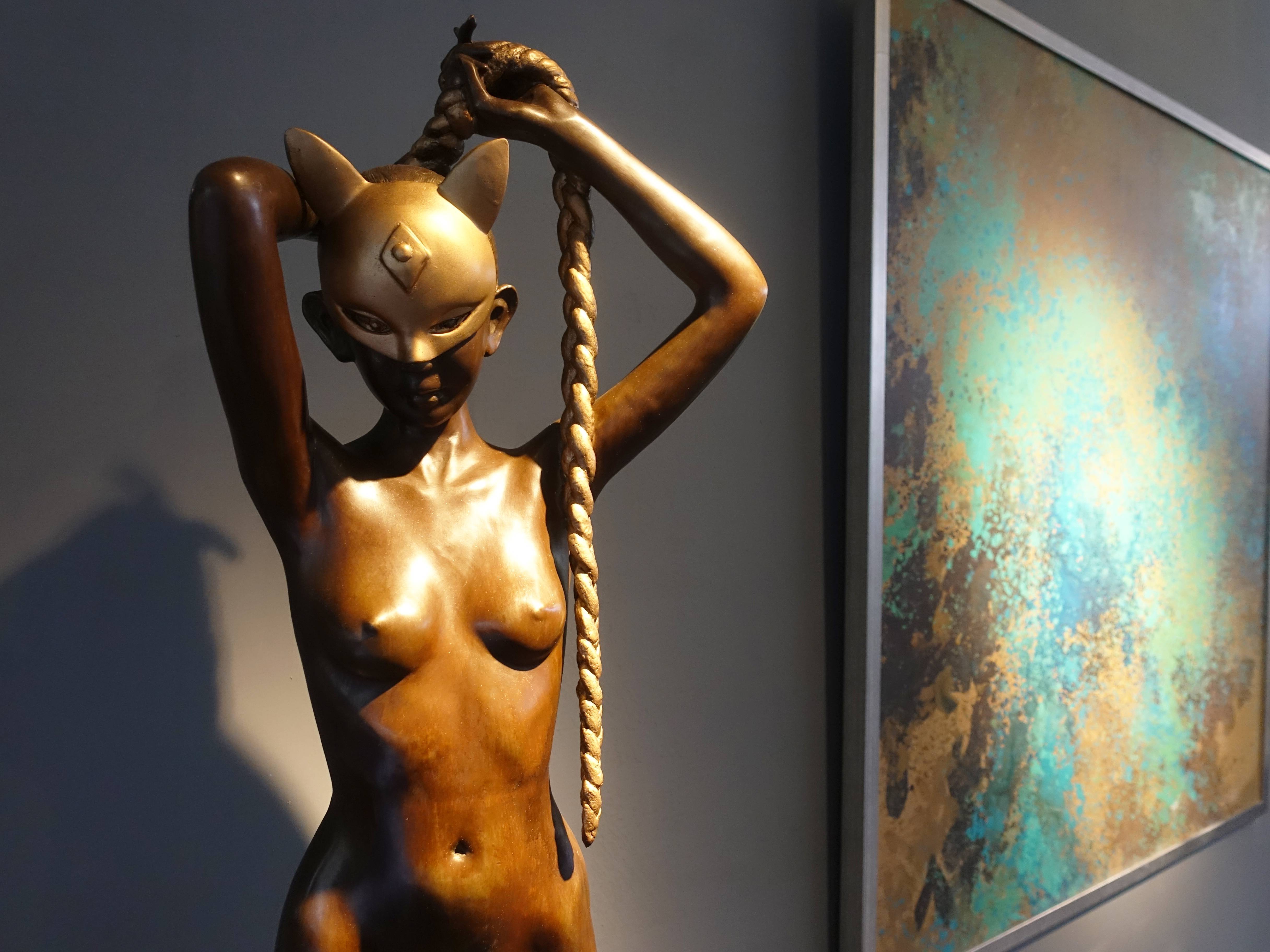 賴哲祥，《偽裝者2》，青銅，⾼114 x 寬34.5 x 深28 cm， 2017。