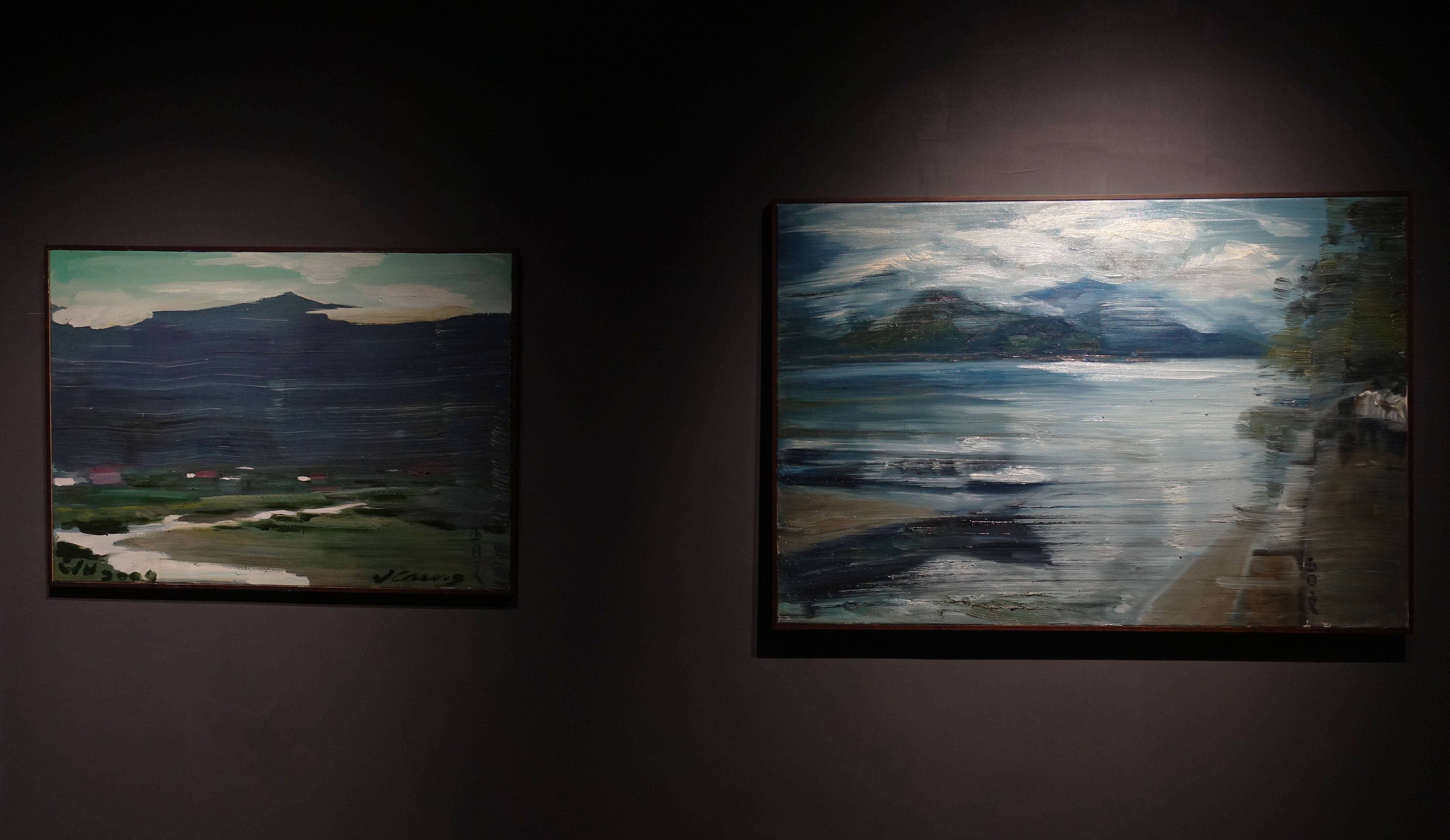 巫日文，《即逝》，oil on canvas，93x67cm，2016(左)。巫日文，《渡口》，oil on canvas，118x80cm，2012(右)。
