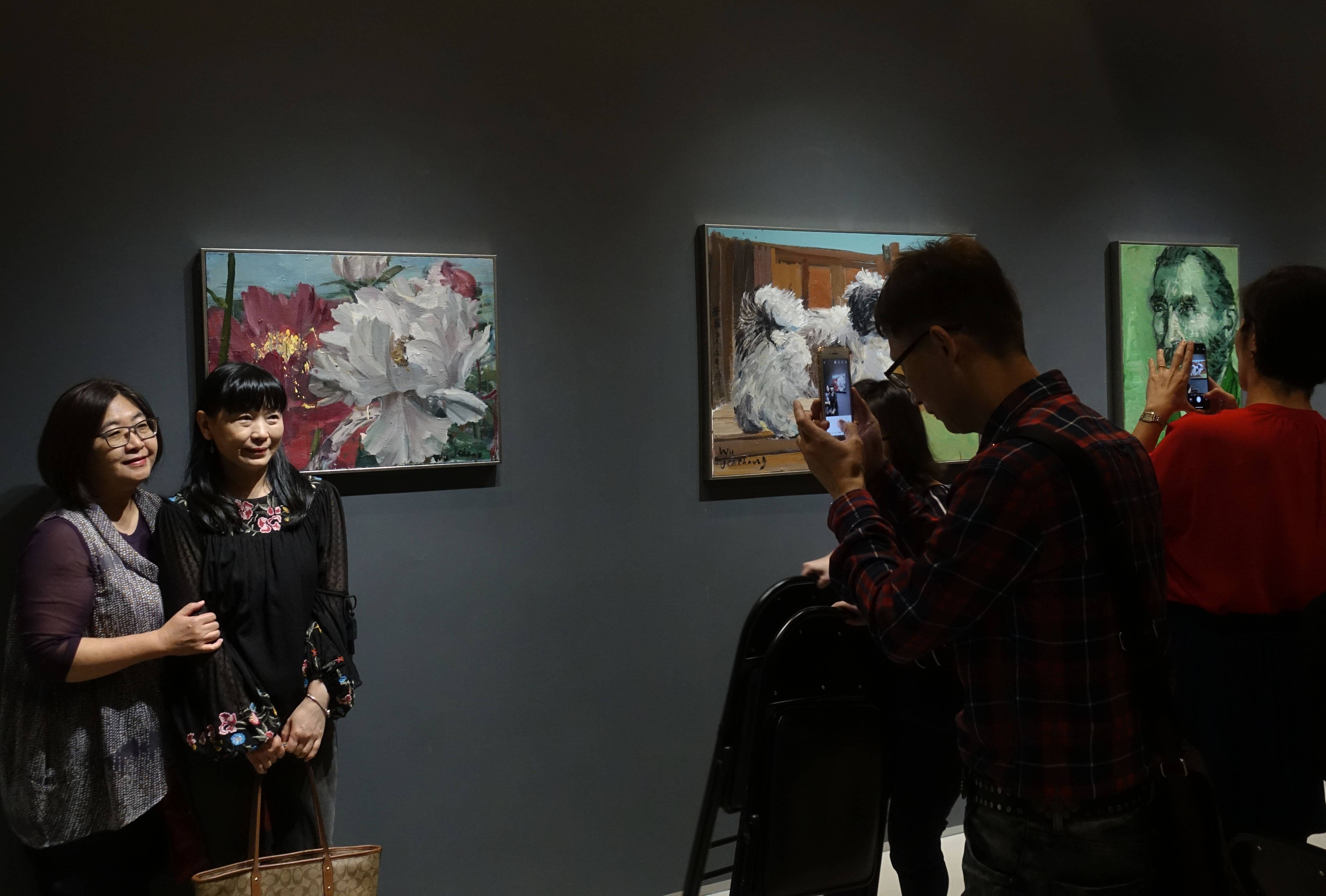 大觀藝術空間巫日文個展開幕現場人潮。