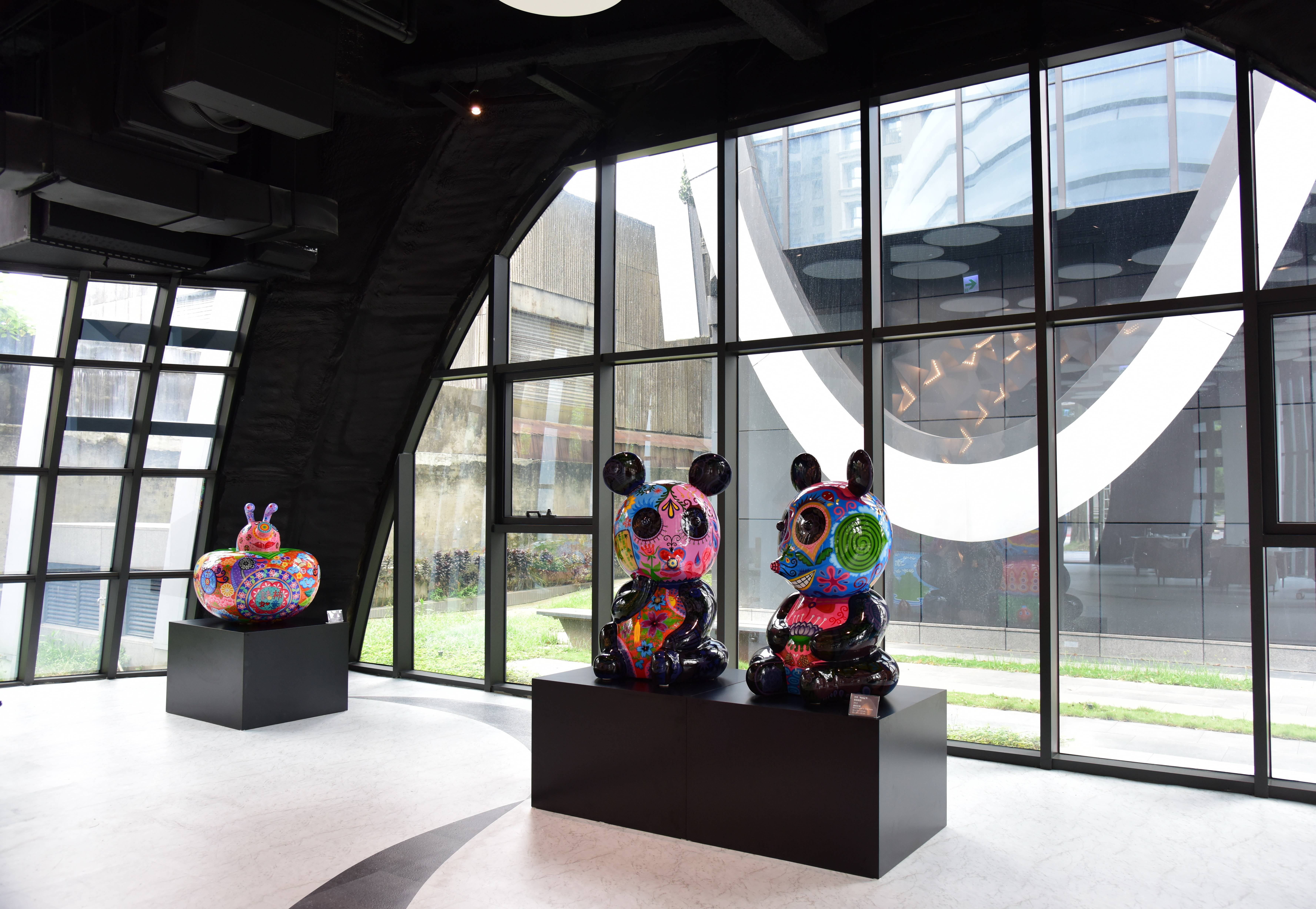 「團團圓圓」與「豬柿如意」展於砳建築實景