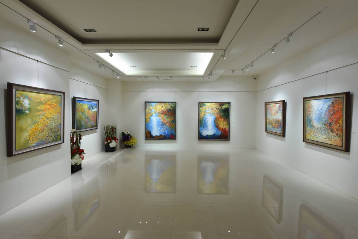 林俊慧老師「水系列」畫作展於印象畫廊實景