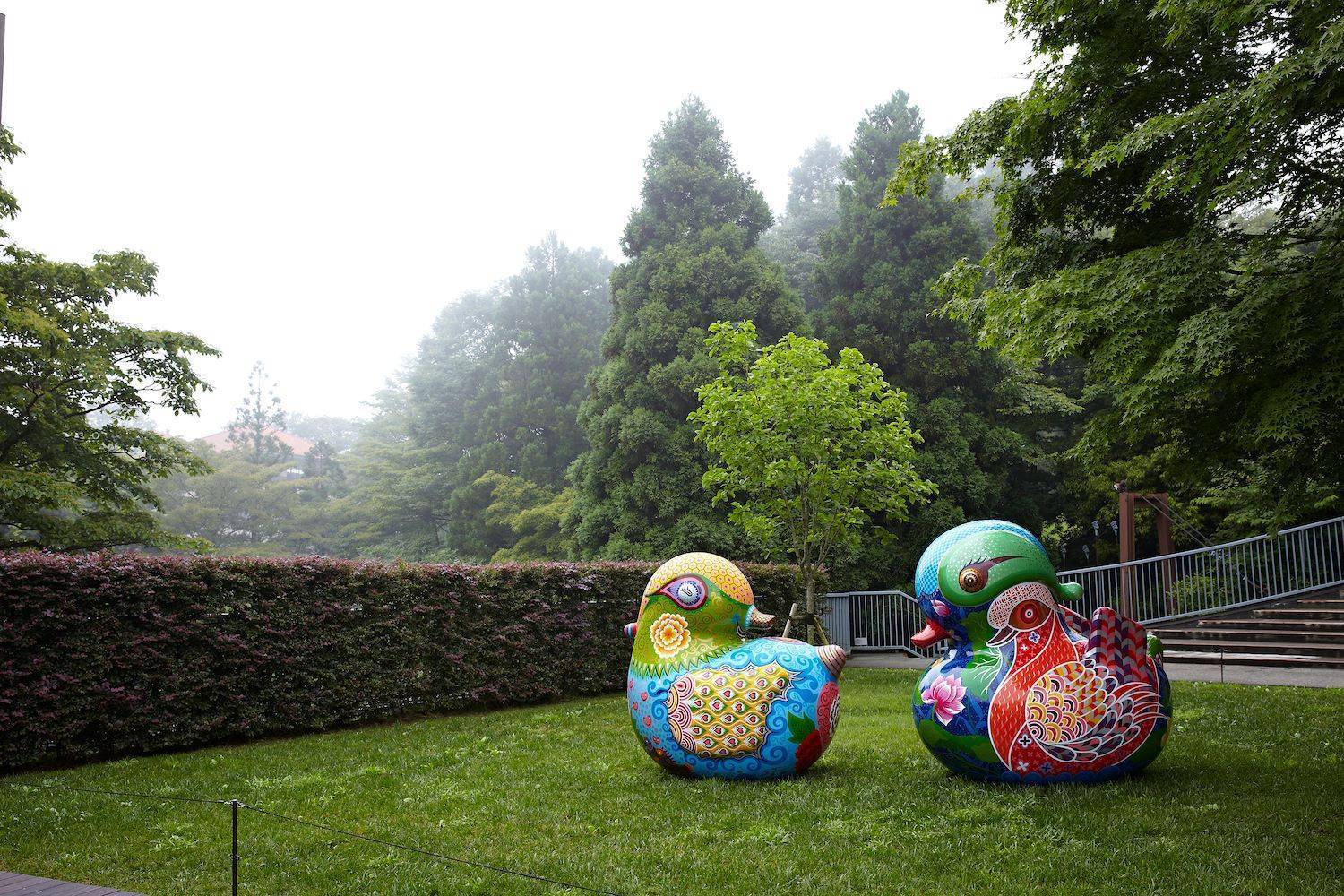 2013日本雕刻之森戶外展區 洪易 鴛鴦 2013 鋼板烤漆160x105x160cm