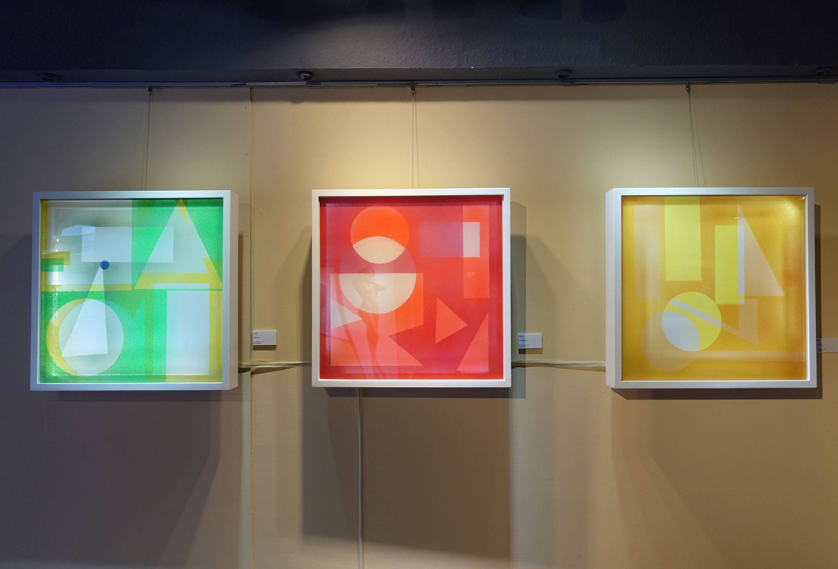 湯雅璇，《分解・構織 》系列作品，60 x 60 cm，複合媒材，2019。