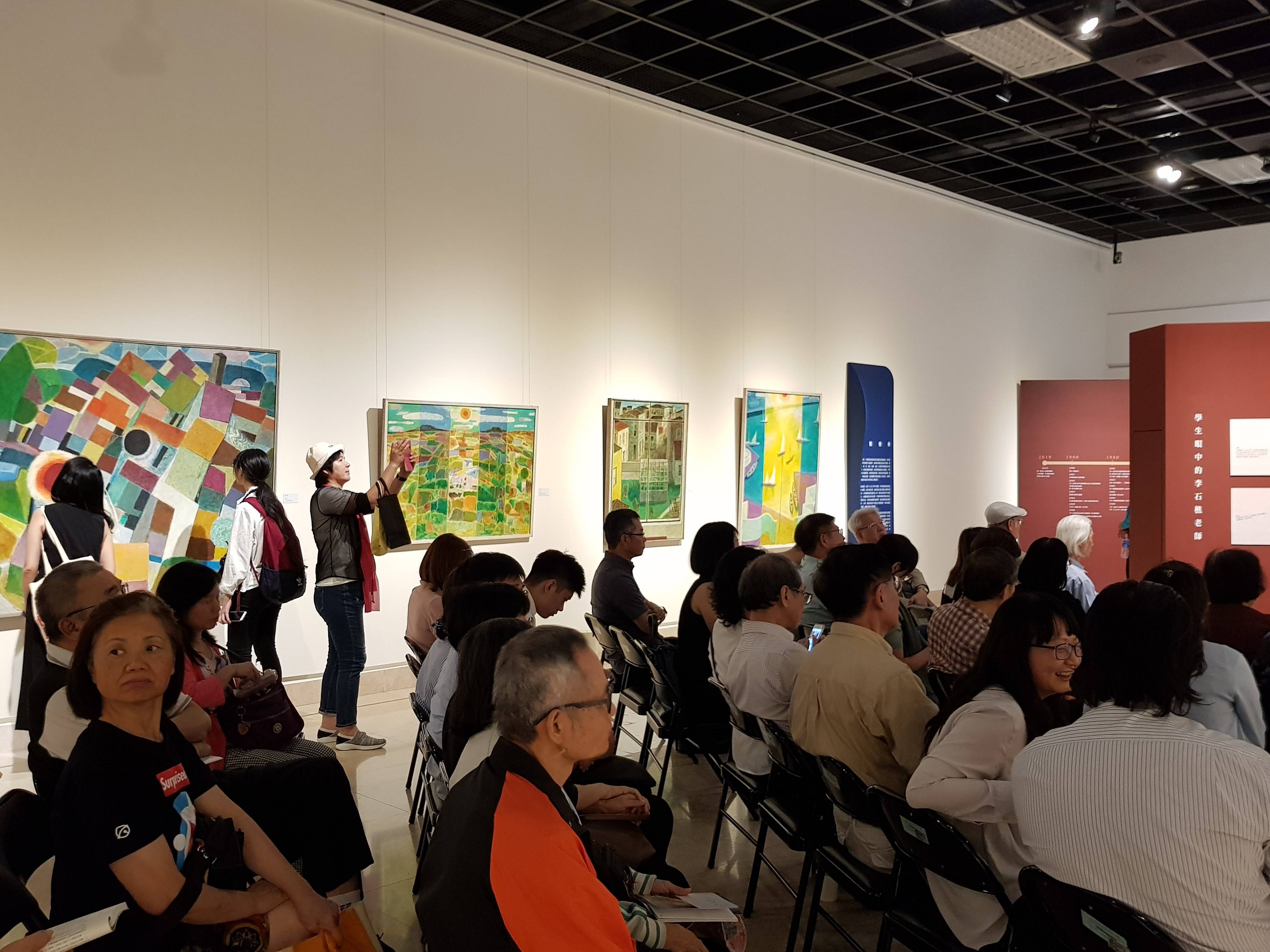 開幕人潮洶湧，座無虛席