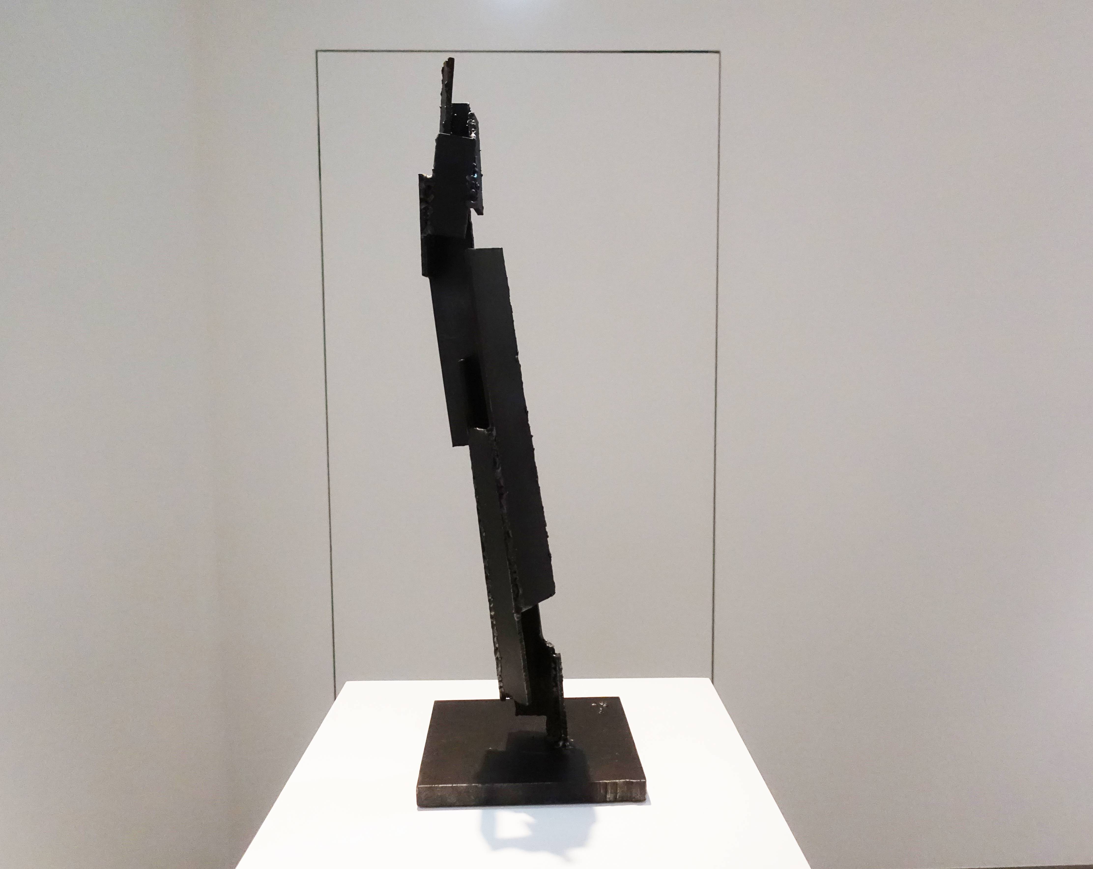 林鴻文，《合諧》，13 x 10 x 73 cm，焊鐵，2018。
