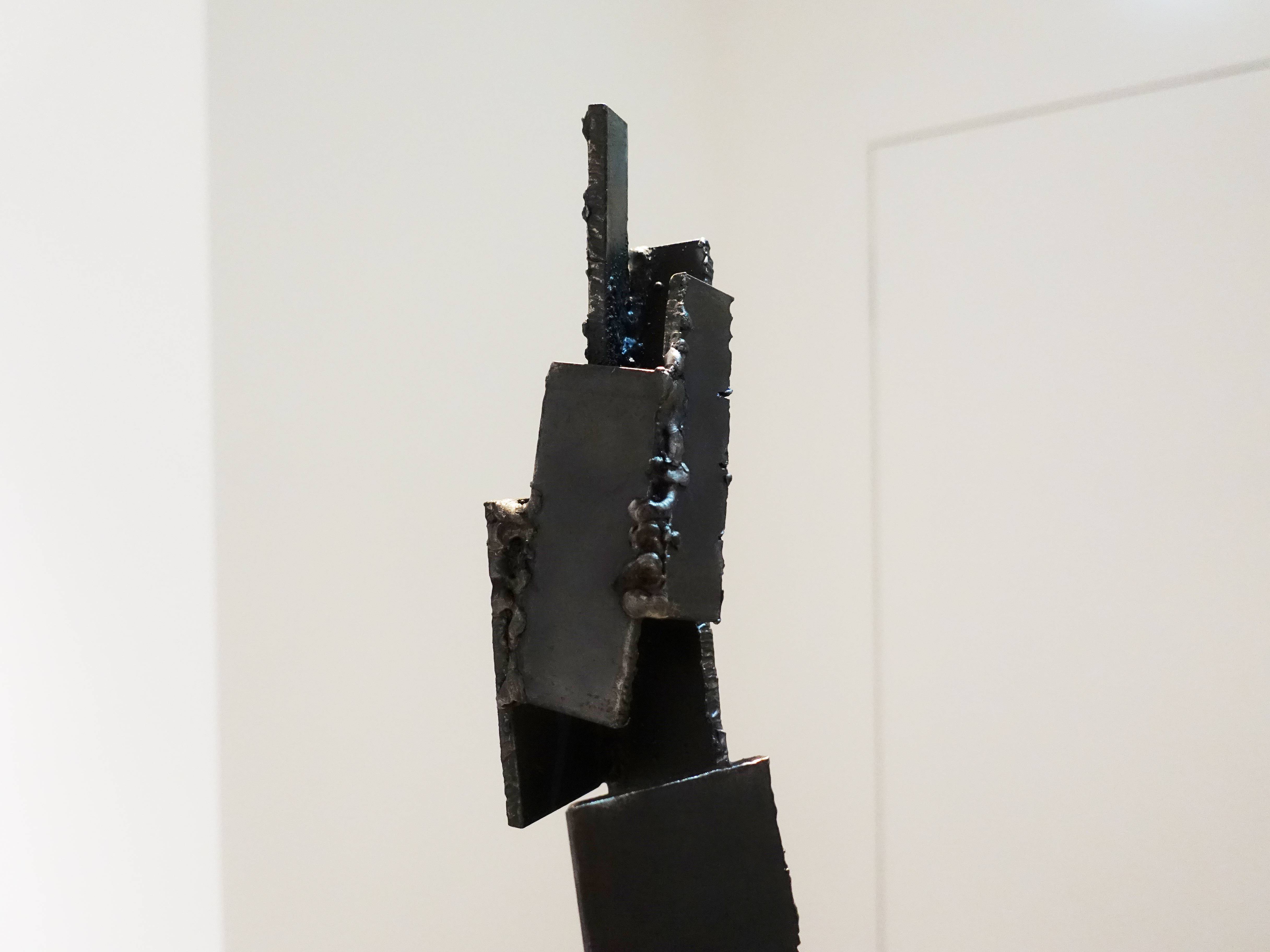 林鴻文，《合諧》細節，13 x 10 x 73 cm，焊鐵，2018。