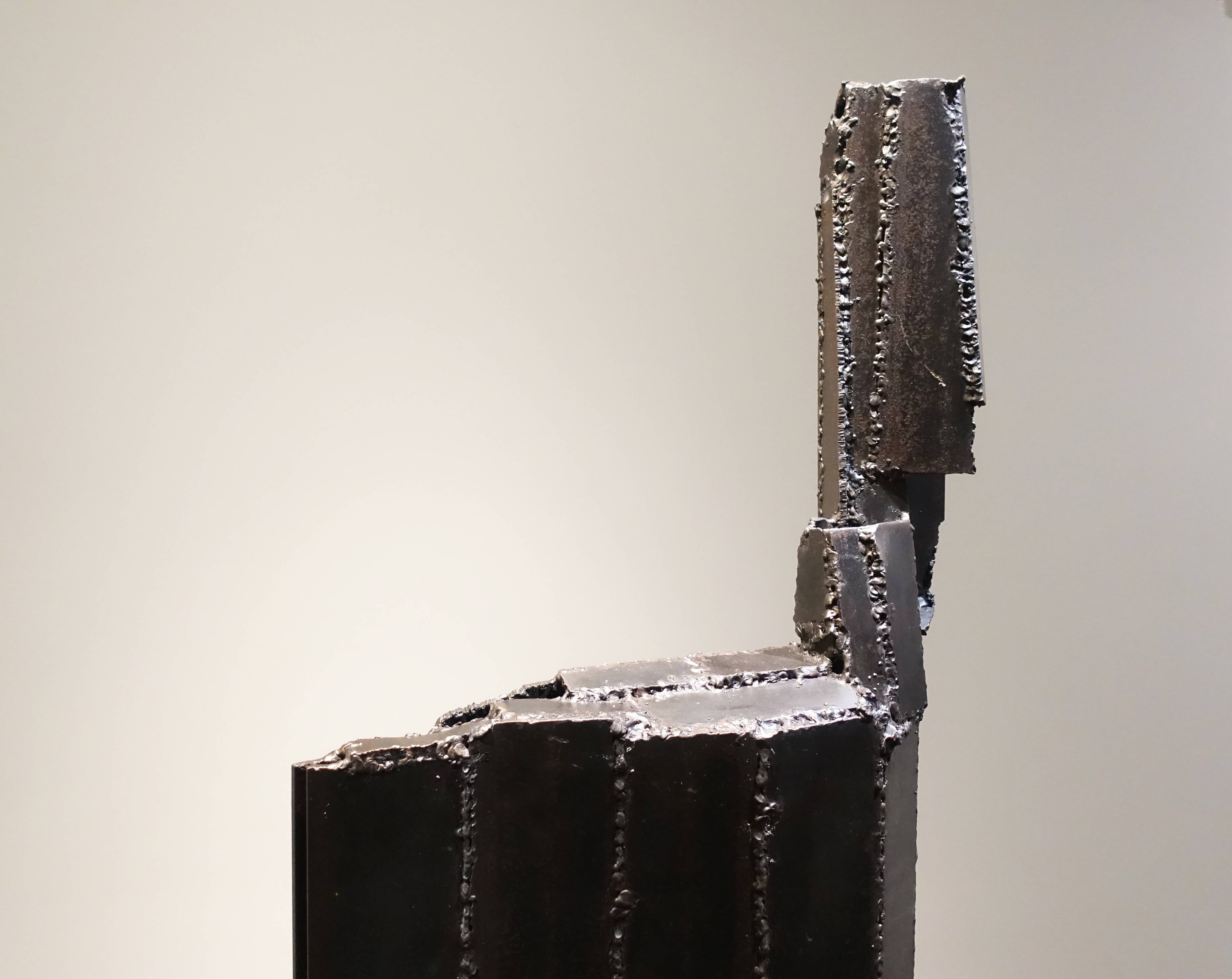林鴻文，《說法者》細節， 16 x 50 x 207 cm，焊鐵，2018。