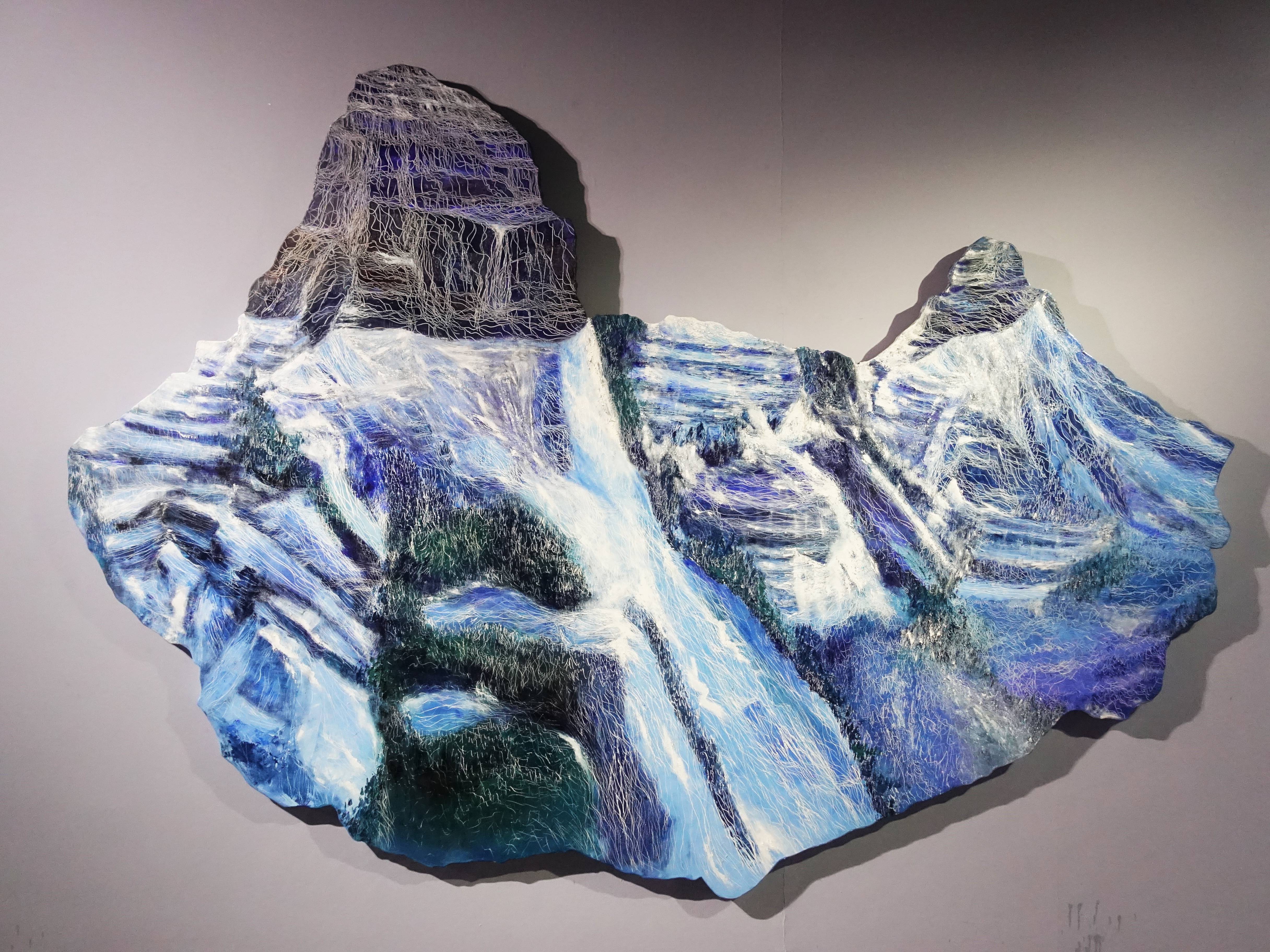 鄭麗雲，《峻(大小壩)》，240 x 330 cm，油彩、蔴布，2014。