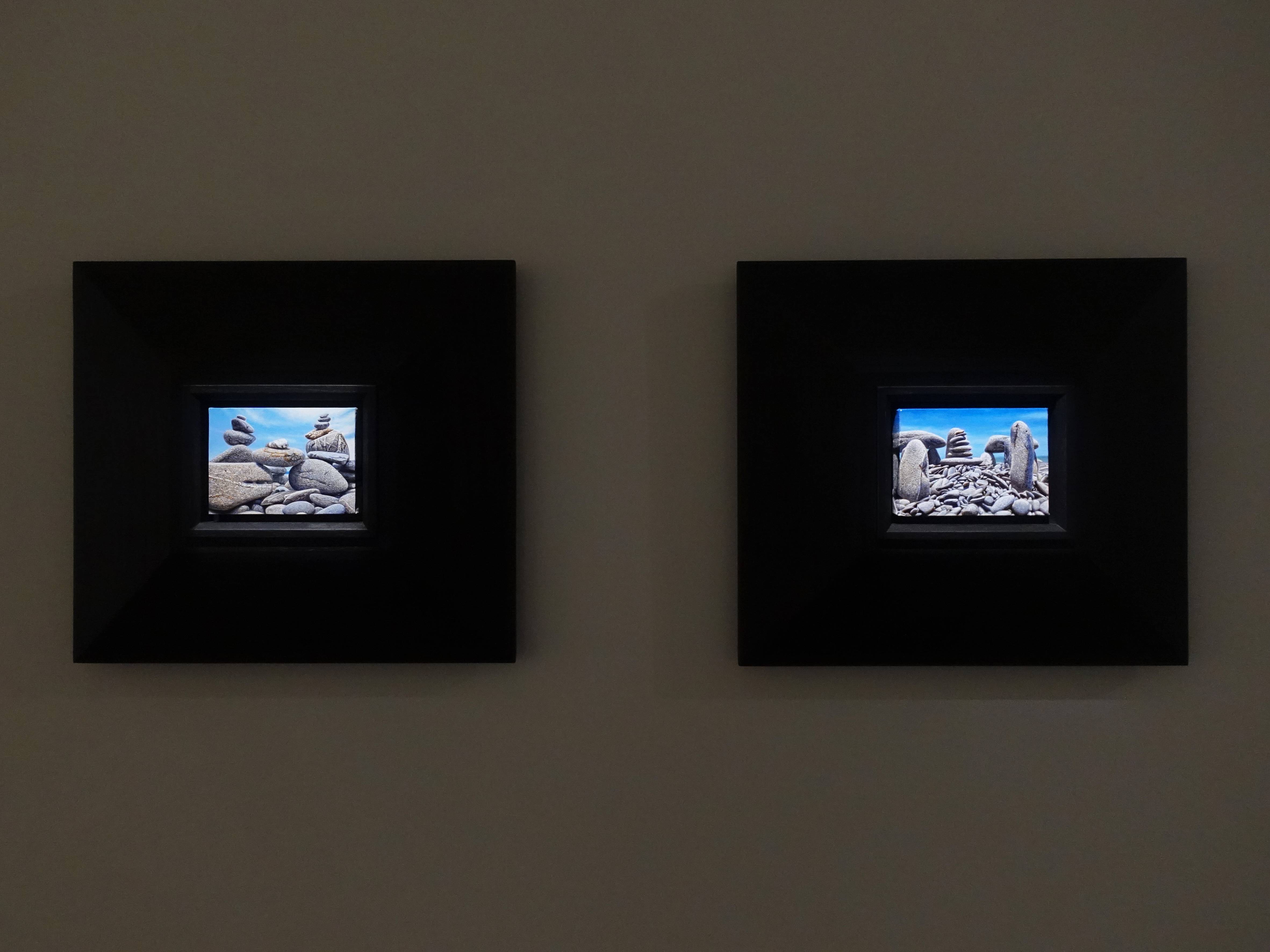 非畫廊展出藝術家周珠旺《石陣》系列。