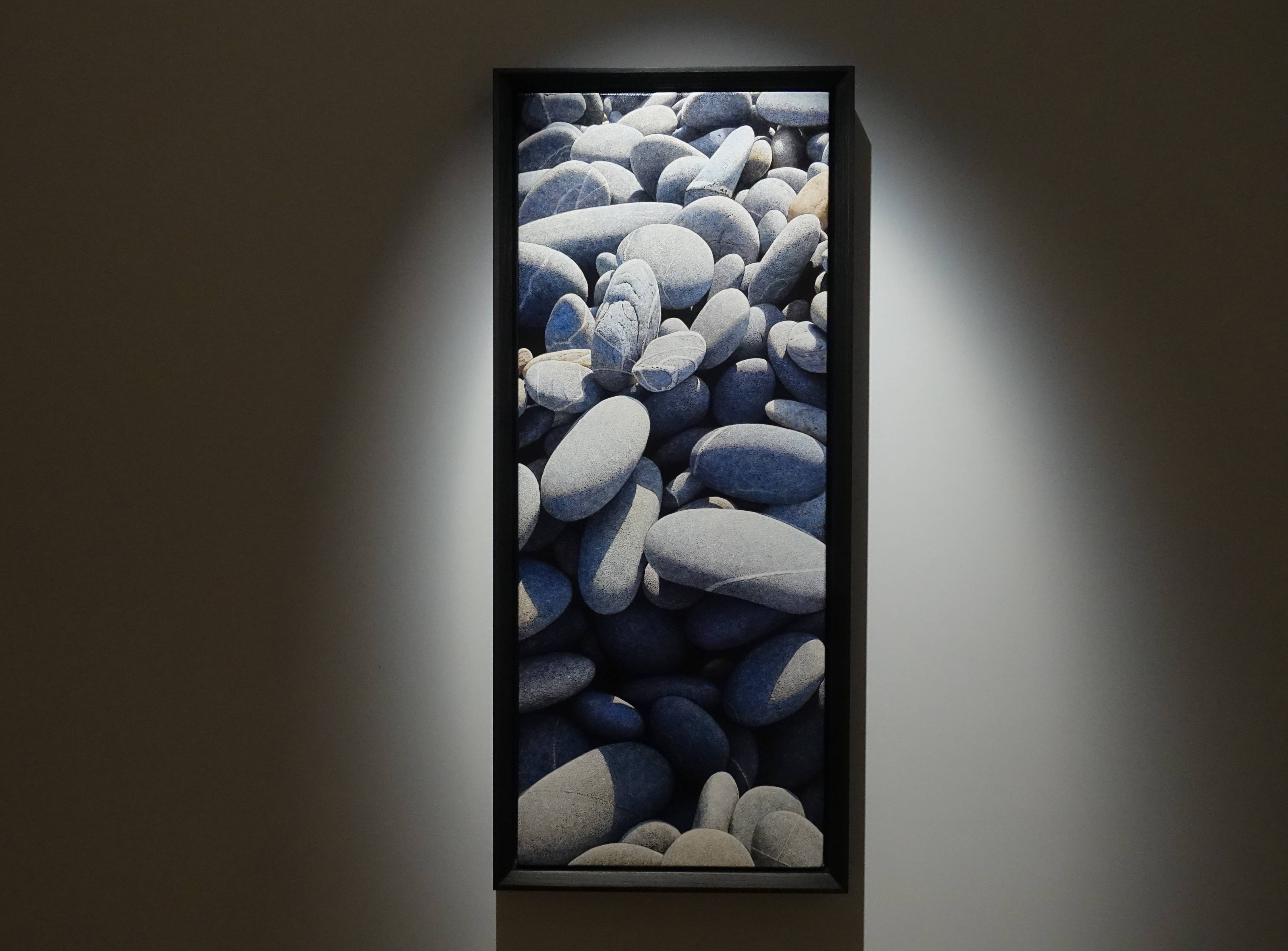 周珠旺，《石碓》，88 x 35 cm，油彩、畫布，2018。