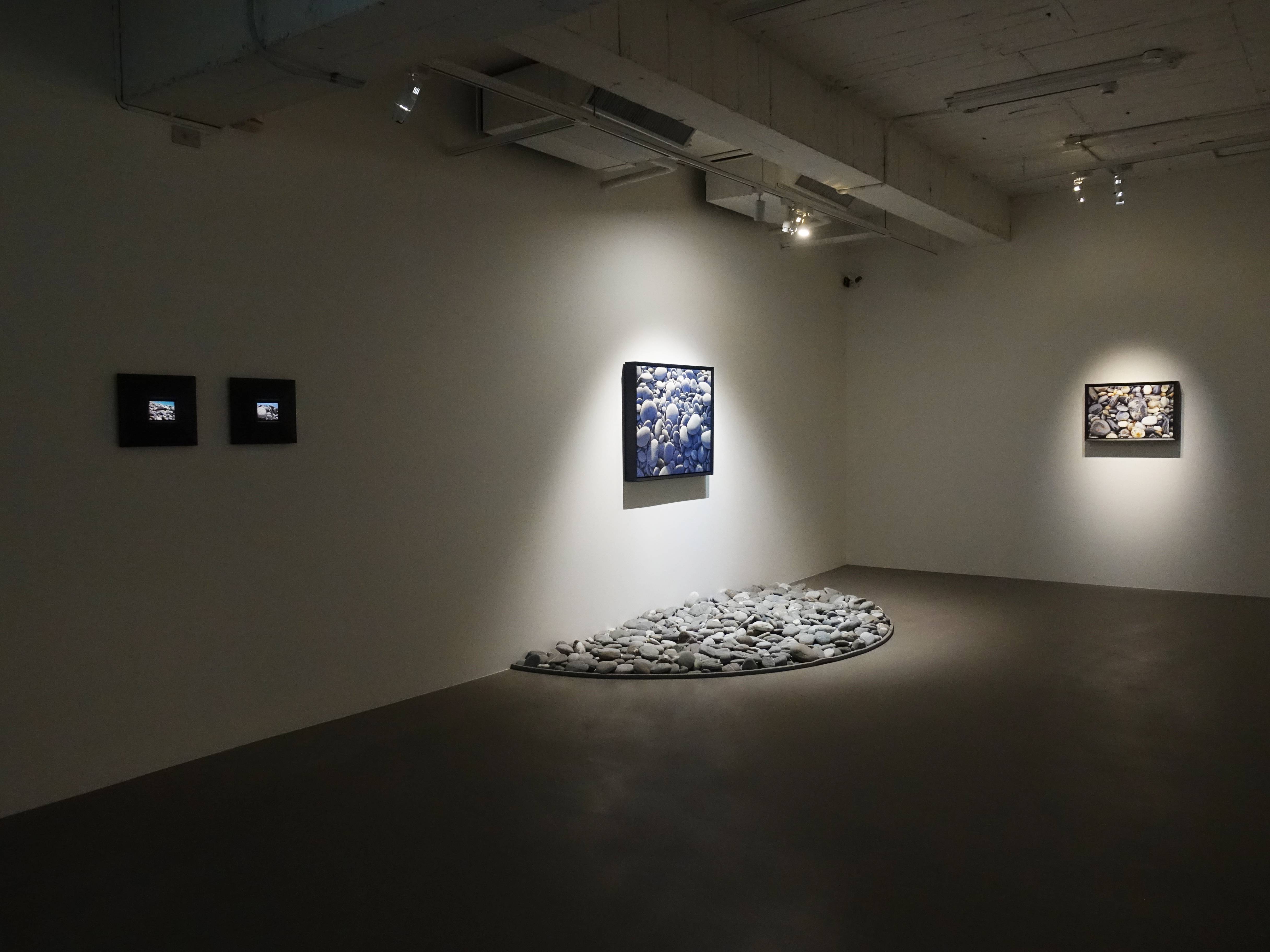 非畫廊展出周珠旺個展「磊磊織心」。