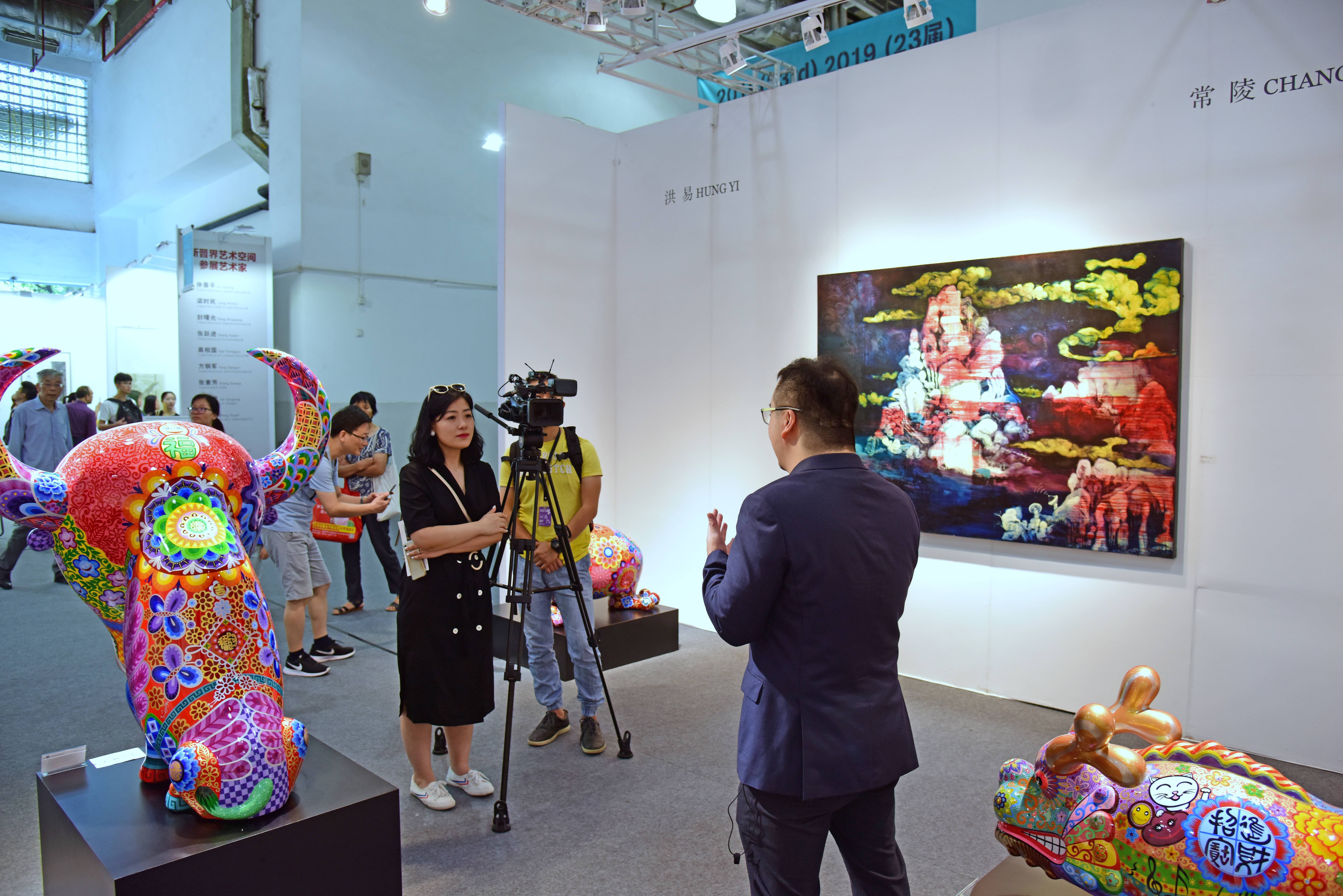 印象畫廊執行長歐展榮受訪直擊