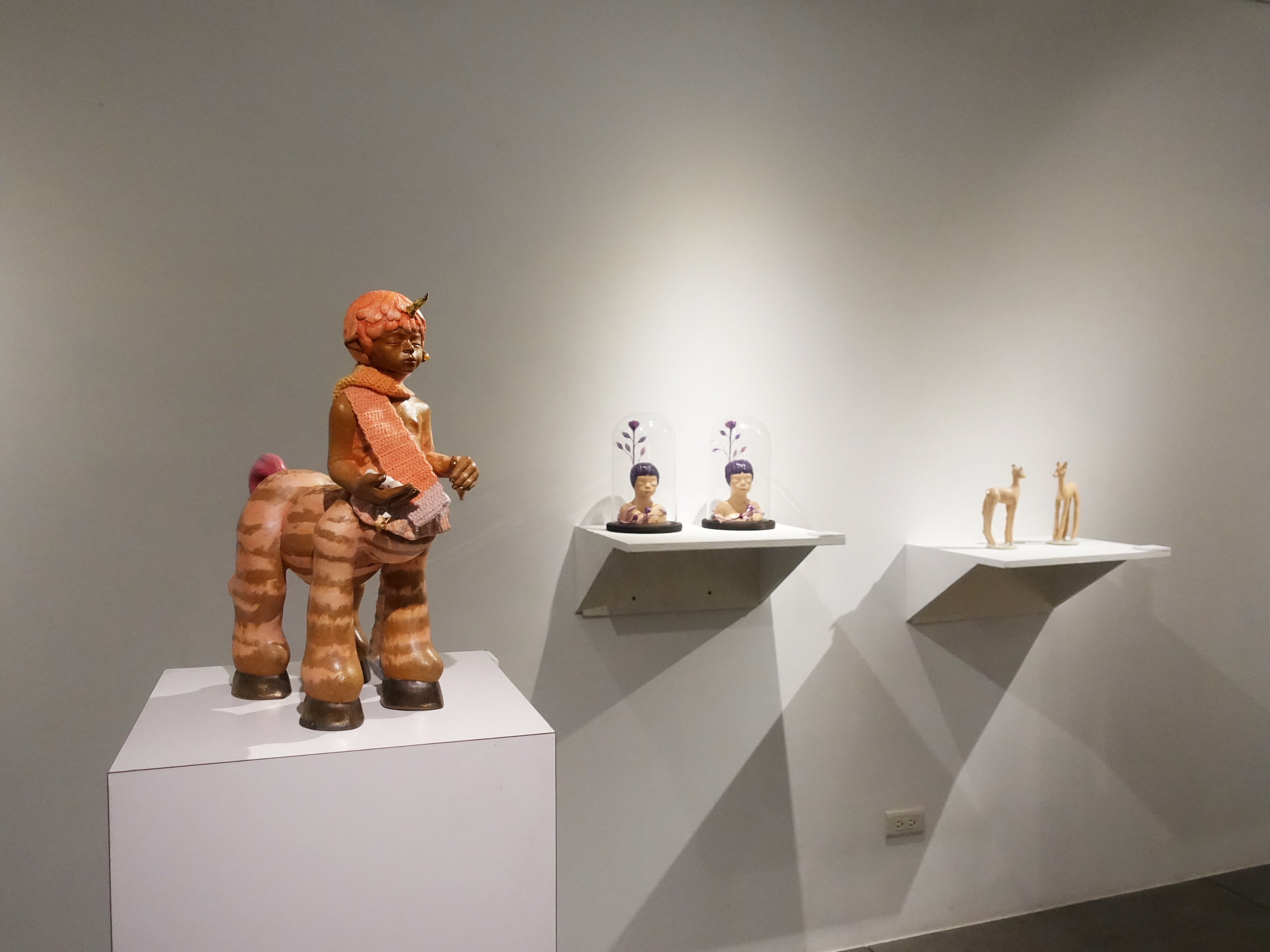 CC Gallery展出藝術家楊宗嘉陶瓷作品。