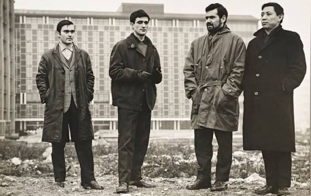 左起為藝術家罷起、費拉利、否斯凱依與霍剛，1967年。(圖片出處/Sothebys)