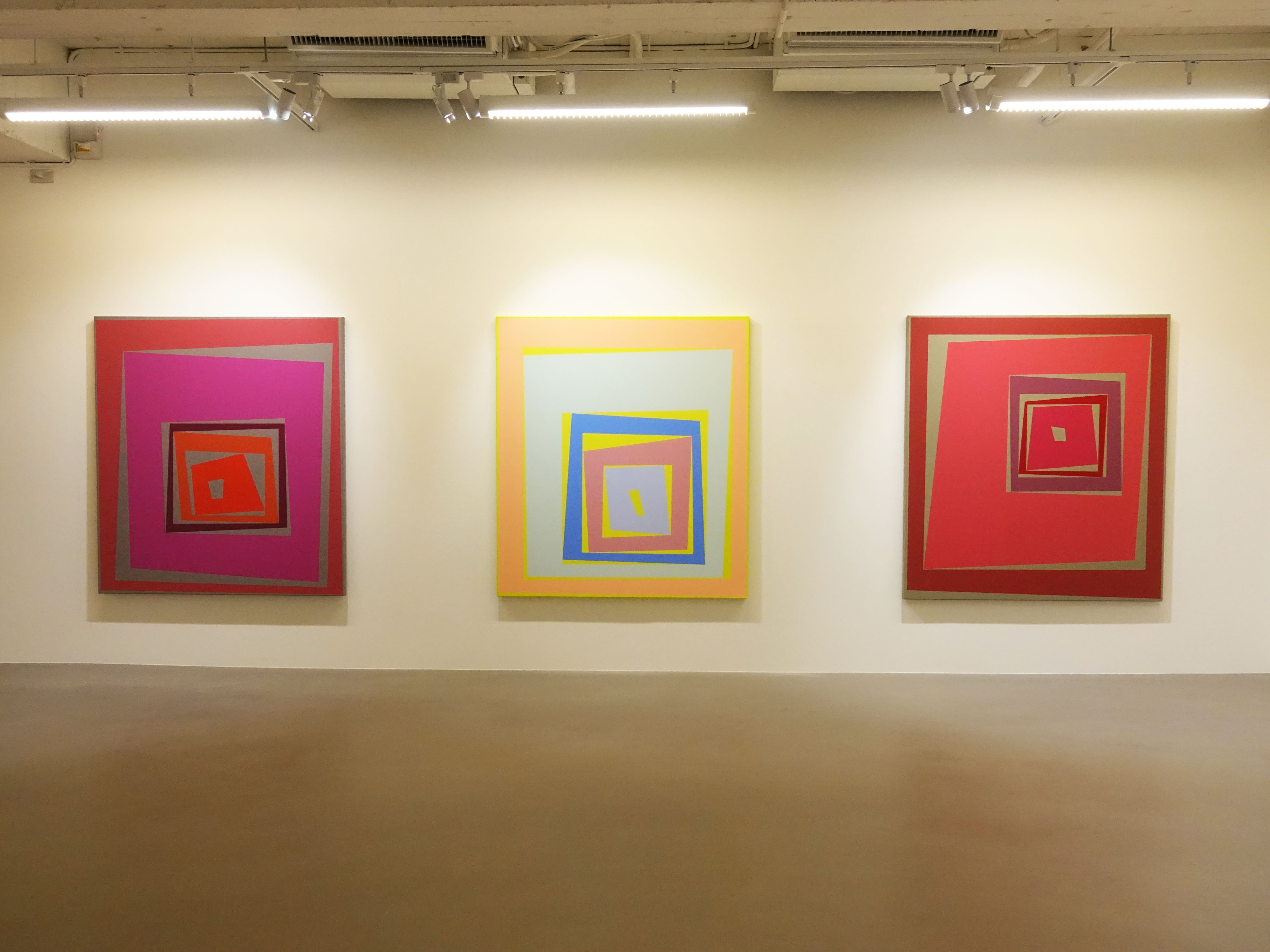 胡坤榮於非畫廊展出2019創作個展《我心・狂野》。