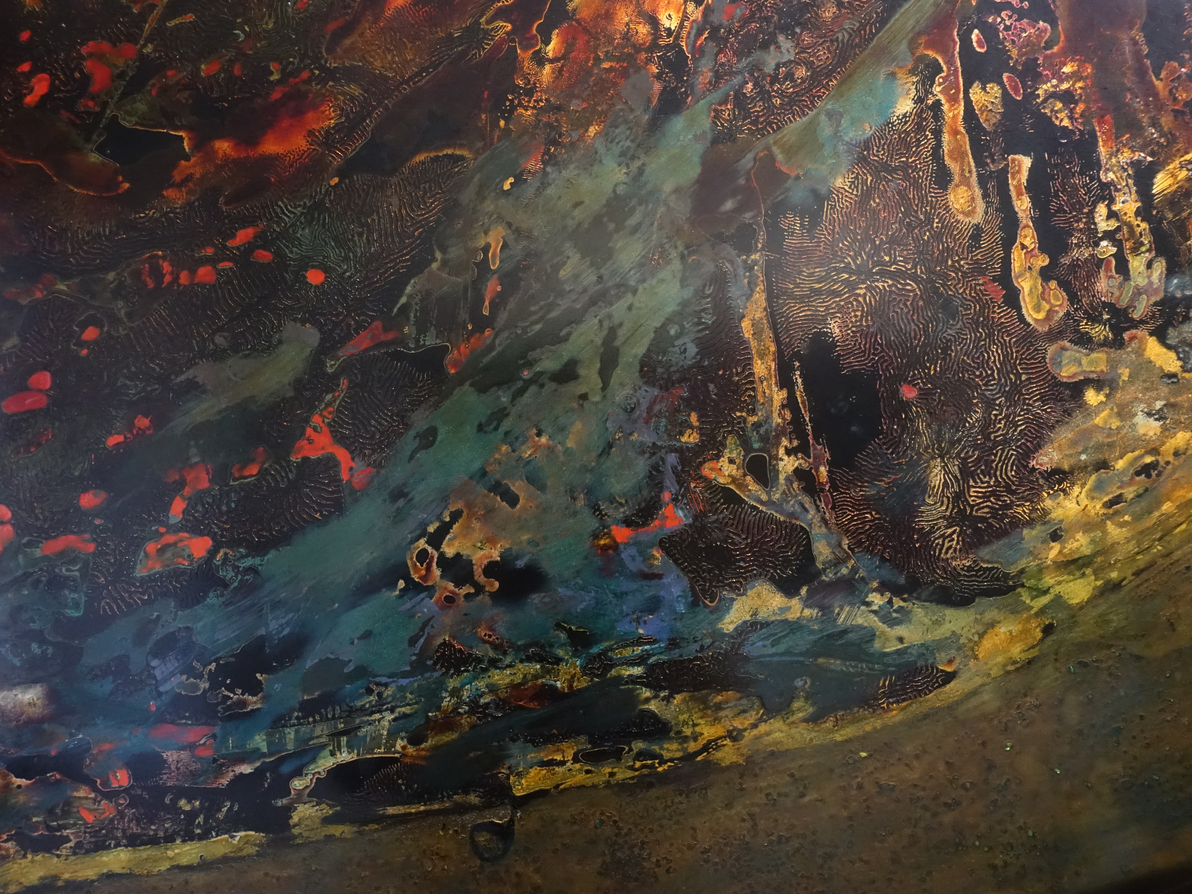 阮春綠，《塵9》細節，120 x 240 cm，漆畫，2017。
