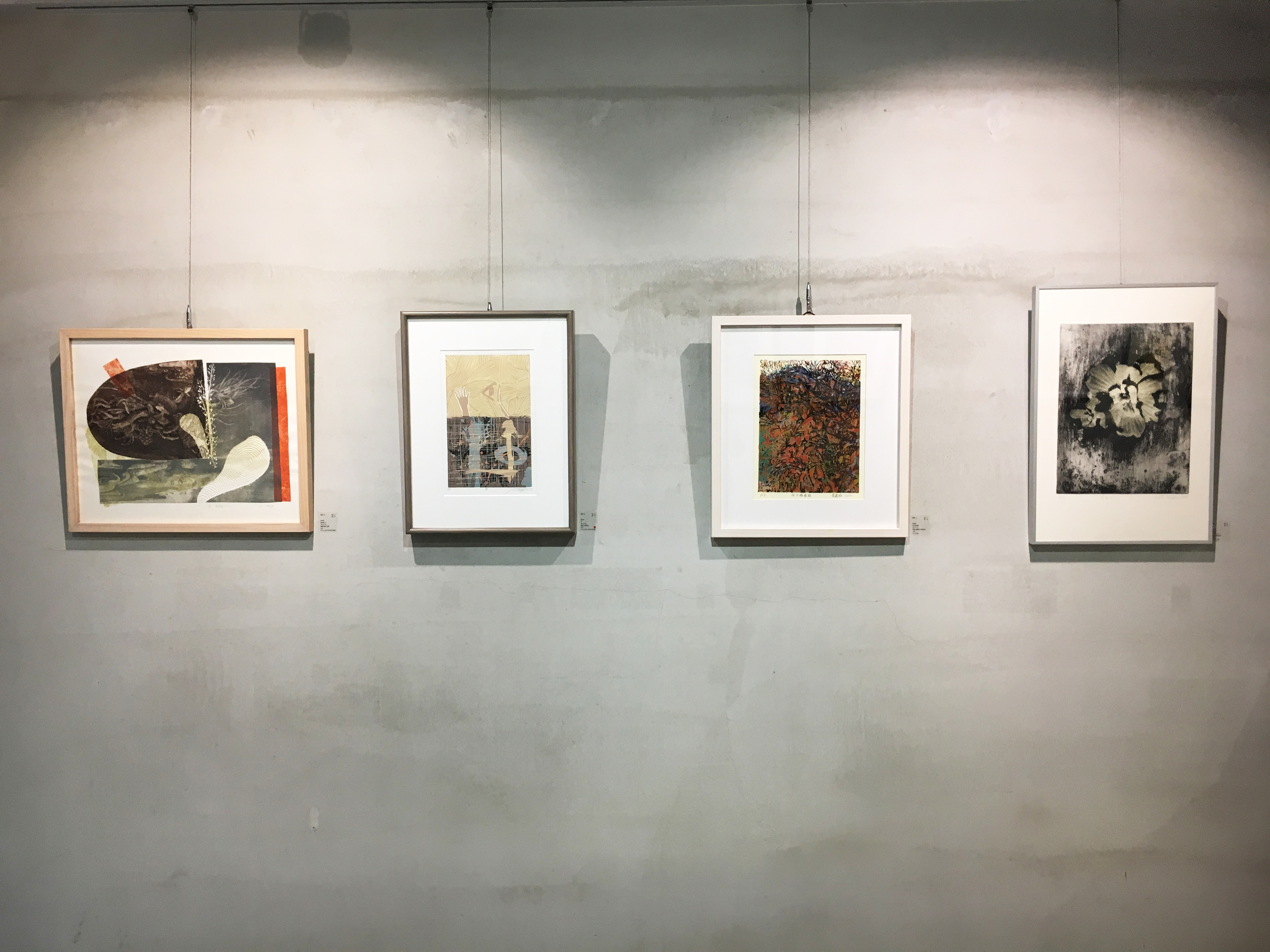 二空間展出臺灣、西班牙藝術家版畫交流展《自然》。