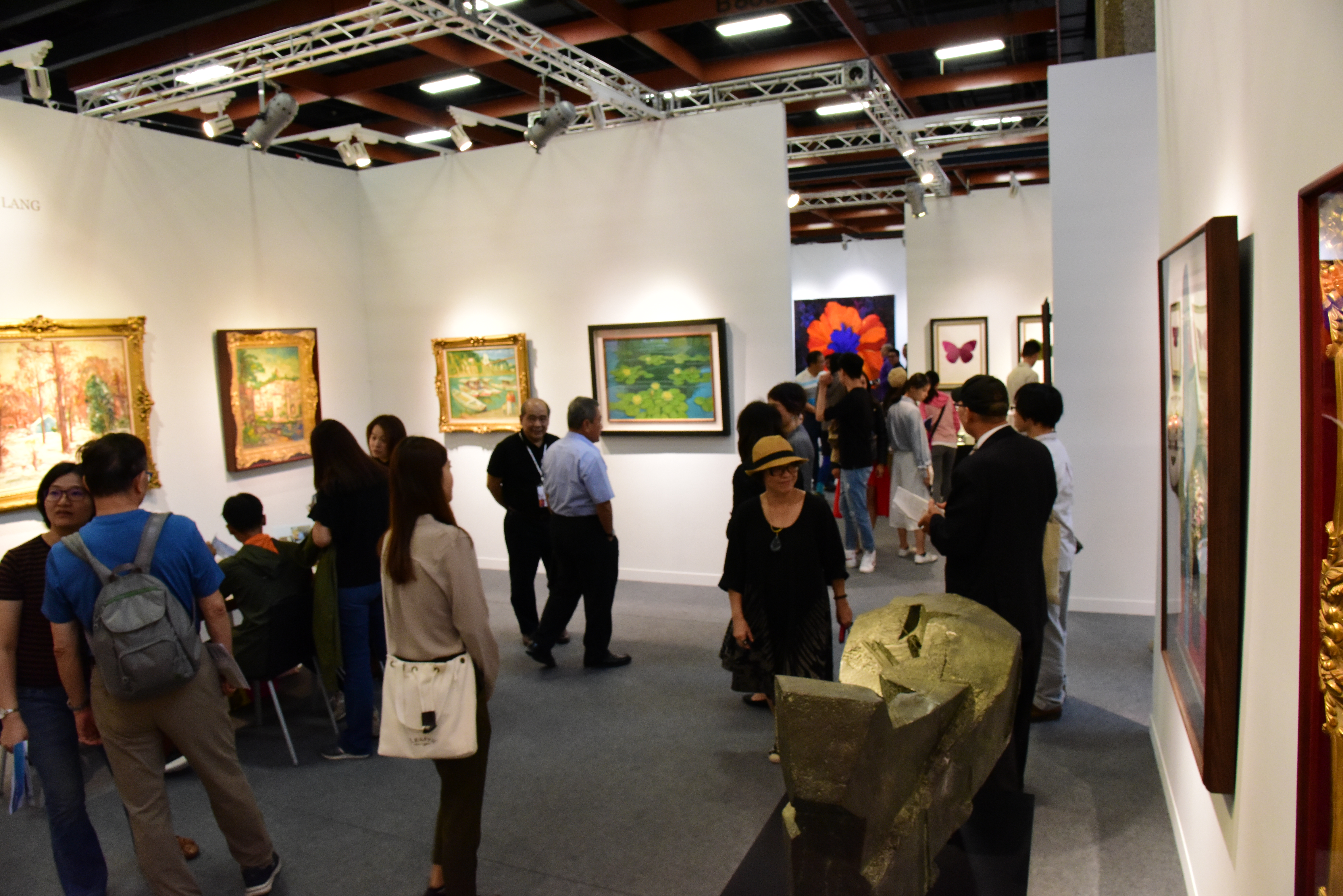 展覽現場人潮眾多