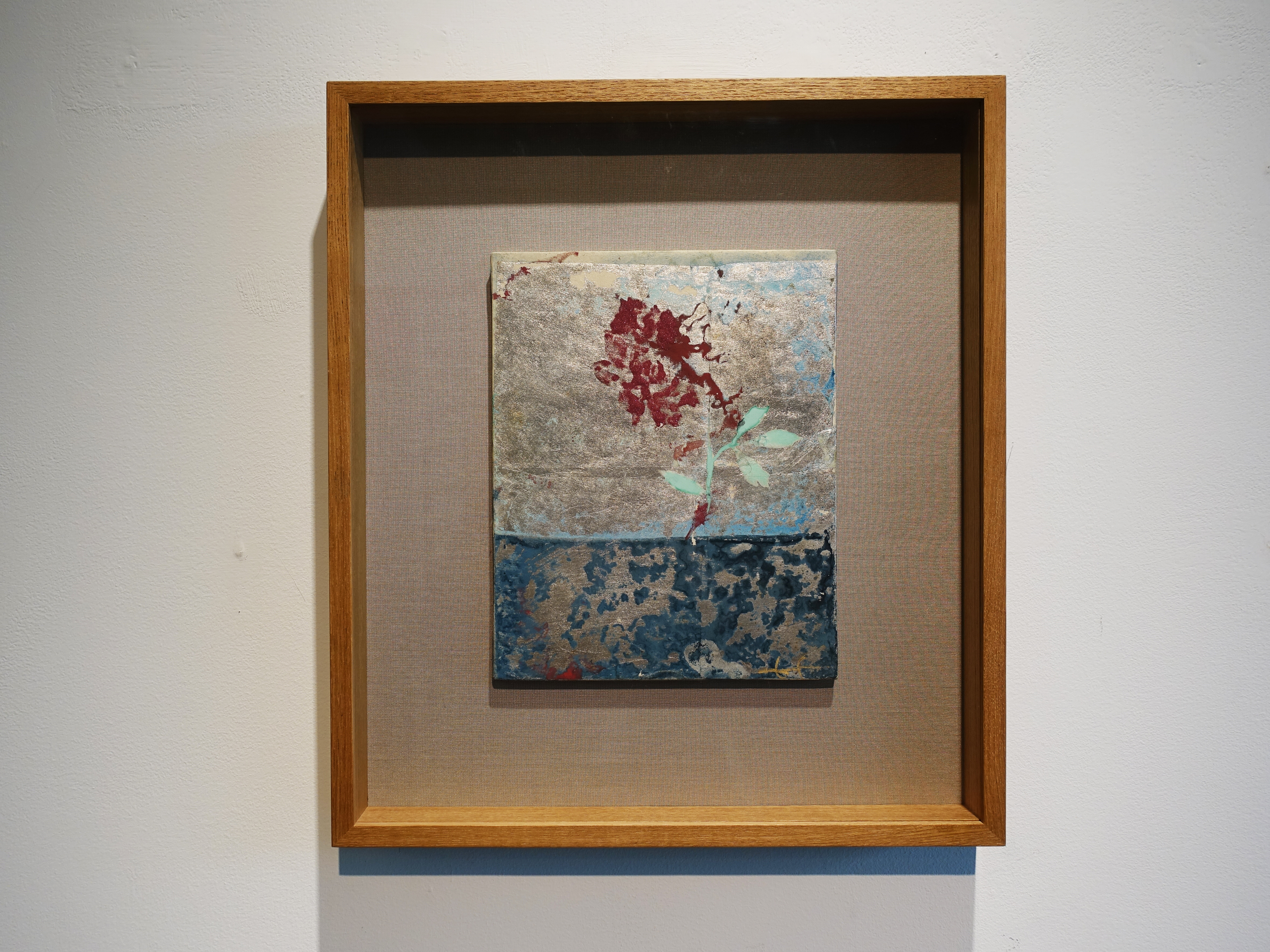 Makoto Fujimura，《Silver Rose》，25.5 x 20.5 cm，天然礦物顏料、銀、雲肌紙，2016。