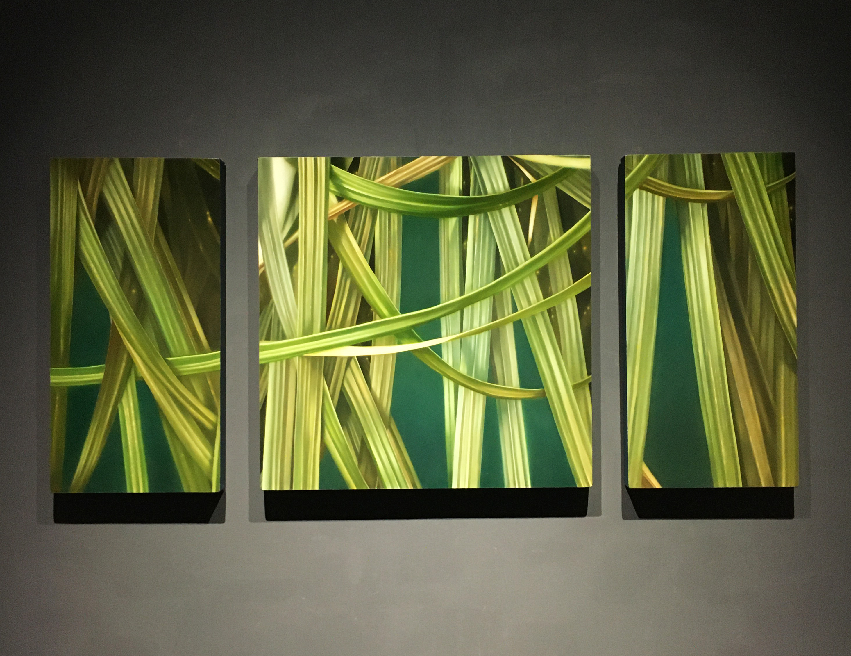 顏群，《綠色緞帶》，50×25cm 50×50cm  50×25cm，油彩畫布。