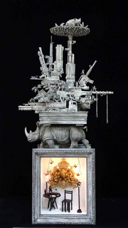 多納藝術，王寶慶，沉重的行囊 - 犀牛，複合媒材，40 x 21 x 8 cm，2019