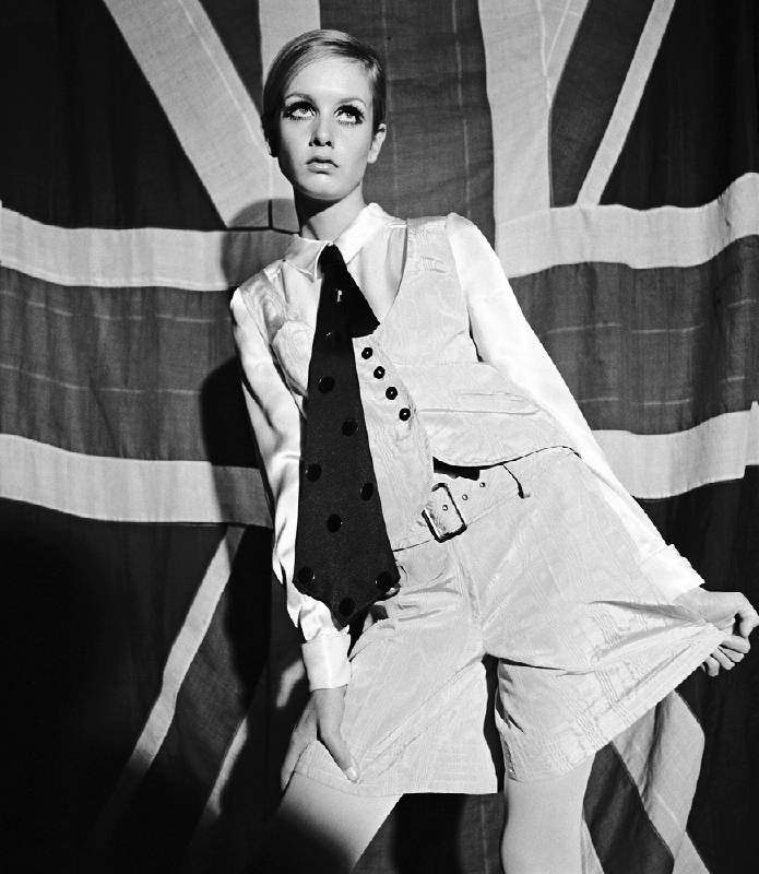 崔姬穿著背心和短褲套裝 1966 © Photograph Terence Donovan, courtesy Terence Donovan Archive. The Sunday Times, 23 October 1966