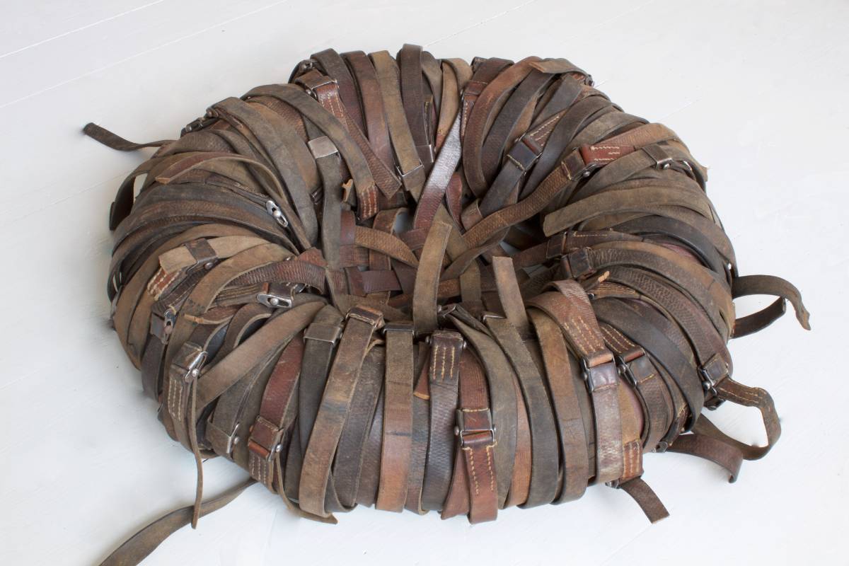 Nest,2017_2018,65cm diameter,Leather straps_detail