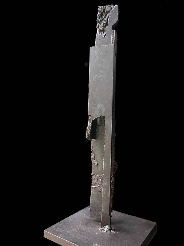 林鴻文, 《闕芢》, 焊鐵, 8x7x72cm, 2022