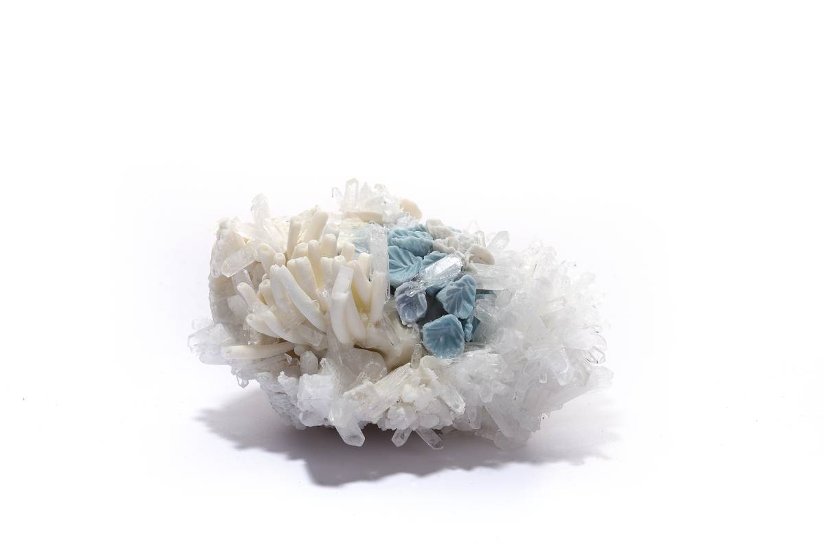 王裔婷_瓷化生態／晶 Vitreous Ecosystem／Crystal (C22-27)_瓷土、長石、鈷藍、鹽晶_13x12xH7 cm_2022
