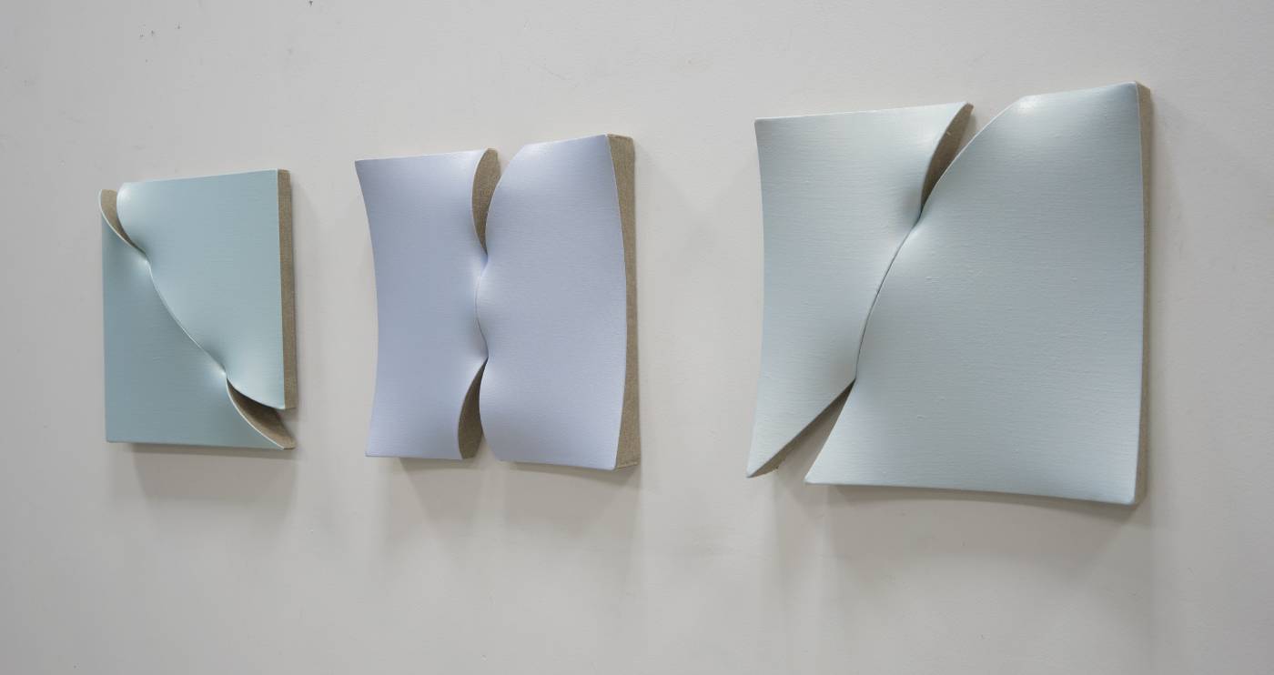 Jan Maarten VOSKUIL｜ Cuts｜2023｜Ａcrylics on linen｜each 35x35x5cm