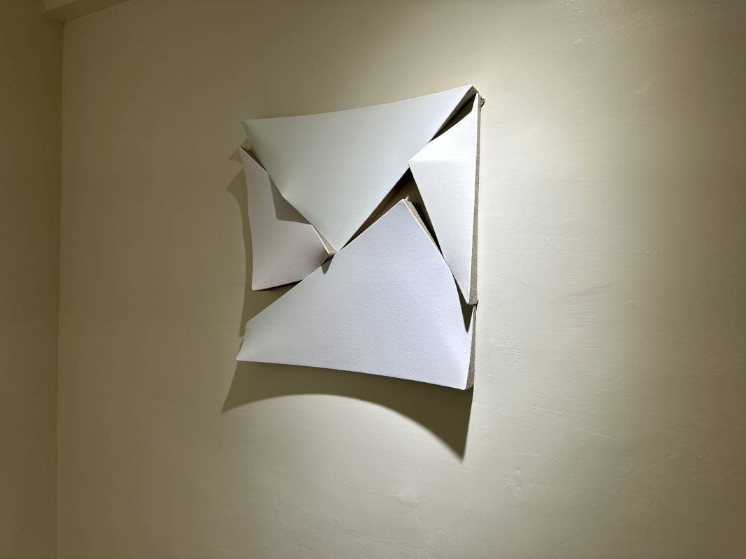 Jan Maarten Voskuil, Tears in whites, 2023, acrylics on linen, 50x50x5,5cm